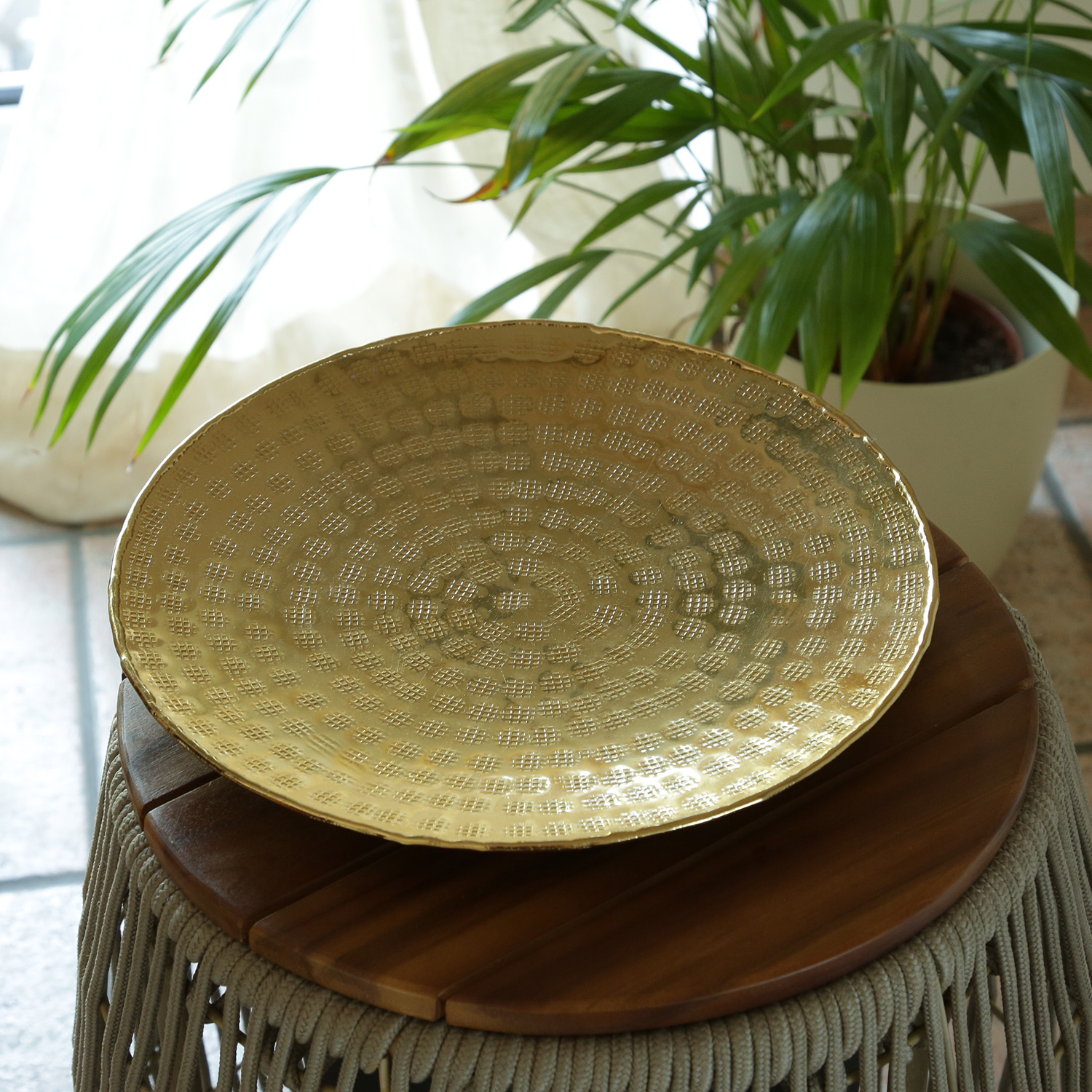 Tablett - Dekotablett - rund - Aluminium - gehämmert - D: 28,5cm - gold Tablett - Dekotablett - rund - Aluminium - gehämmert - D: 28,5cm - gold