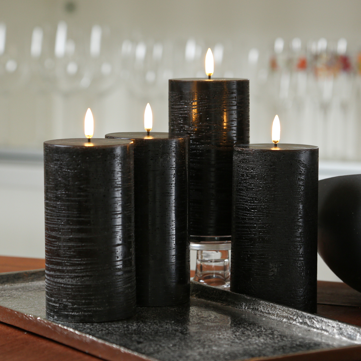 LED Kerzenset PIA - Rustik-Optik - H: 15cm - inkl. Batterien und Fernbedienung - schwarz - 4er Set LED Kerzenset PIA - Rustik-Optik - H: 15cm - inkl. Batterien und Fernbedienung - schwarz - 4er Set