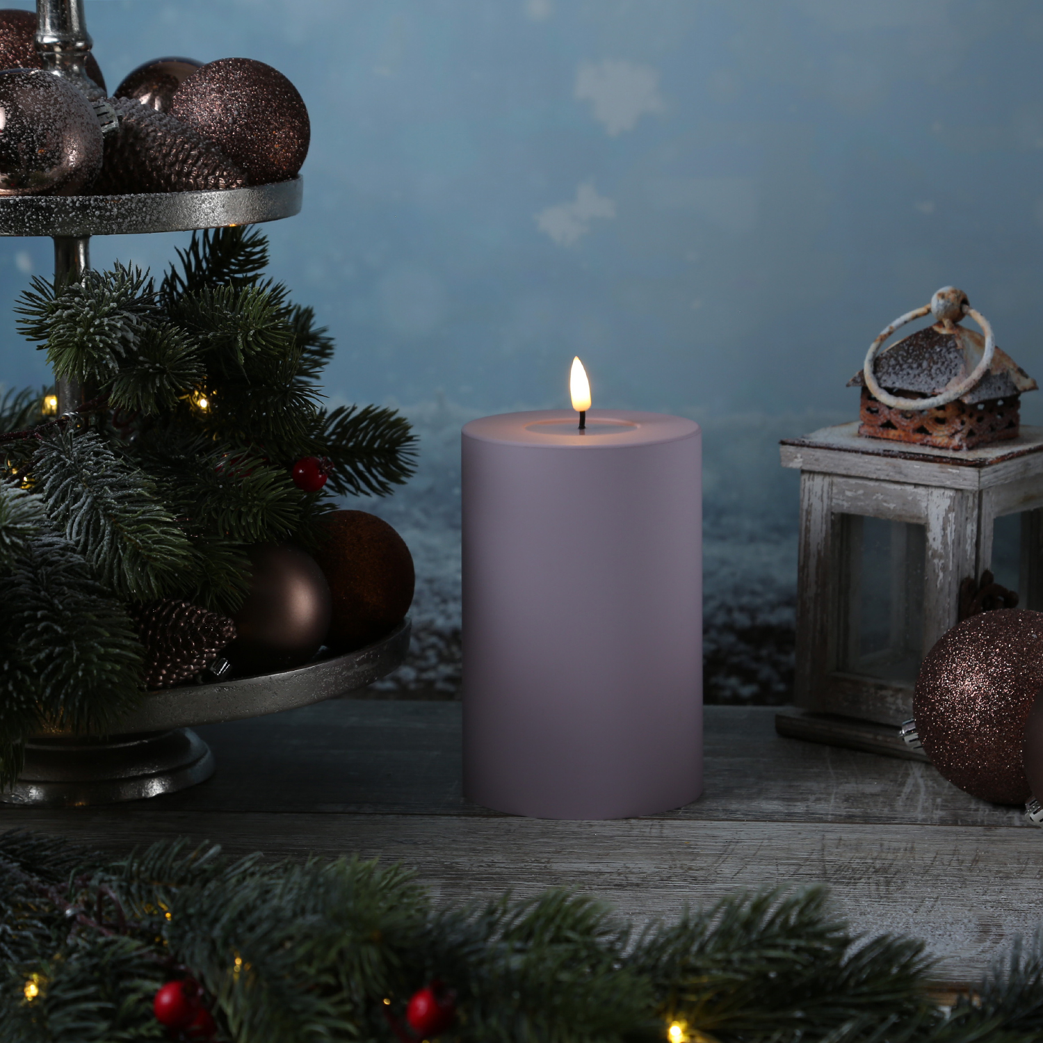 LED Stumpenkerze MIA - Kunststoff - realistische 3D Flamme - H: 15cm - f. Außen - flieder/lila LED Stumpenkerze MIA - Kunststoff - realistische 3D Flamme - H: 15cm - f. Außen - flieder/lila