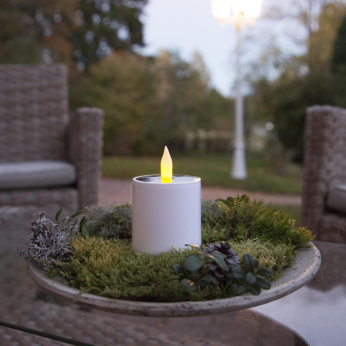 LED Solar Kerze Saul - flackernde gelbe LED - H: 11cm - D: 7,3cm - Dämmerungssensor - weiß LED Solar Kerze Saul - flackernde gelbe LED - H: 11cm - D: 7,3cm - Dämmerungssensor - weiß