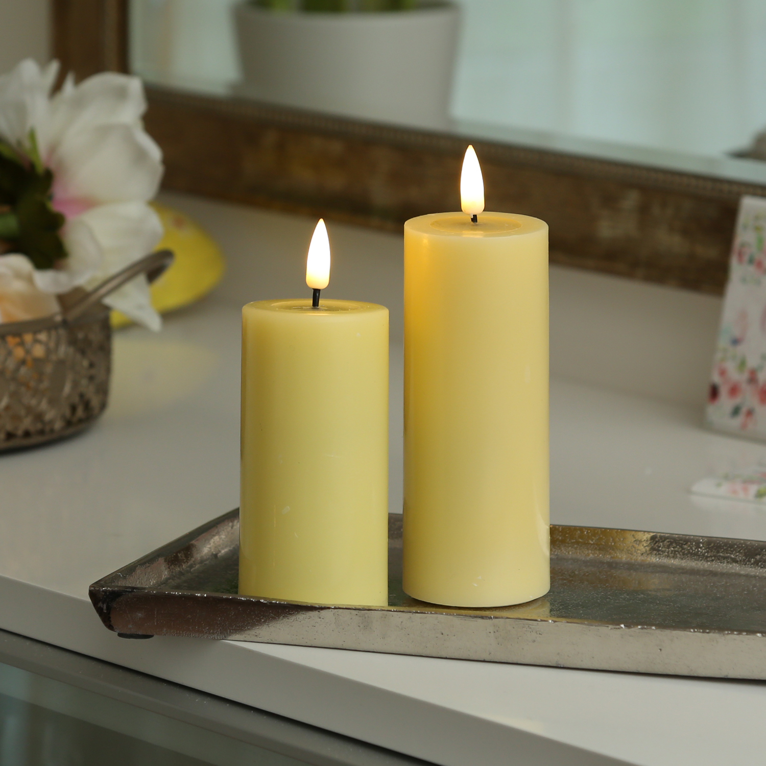 LED Stumpenkerze MIA - Echtwachs - realistische 3D Flamme - H: 12,5cm D: 5cm - Batterie - gelb LED Stumpenkerze MIA - Echtwachs - realistische 3D Flamme - H: 12,5cm D: 5cm - Batterie - gelb