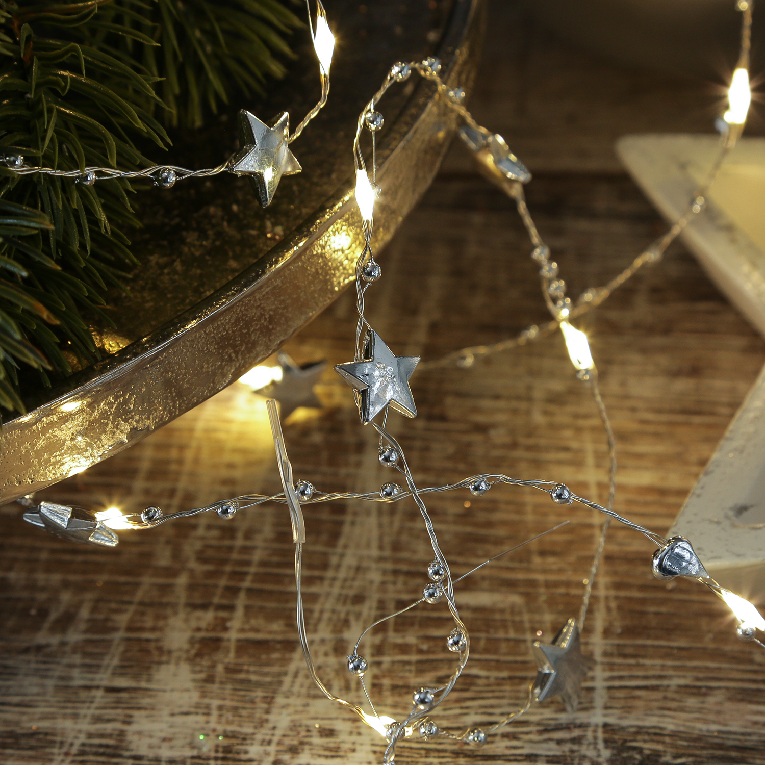 LED Drahtlichterkette Sterne und Perlen - 20 warmweiße LED - L: 1,9m - Batterie - silber LED Drahtlichterkette Sterne und Perlen - 20 warmweiße LED - L: 1,9m - Batterie - silber