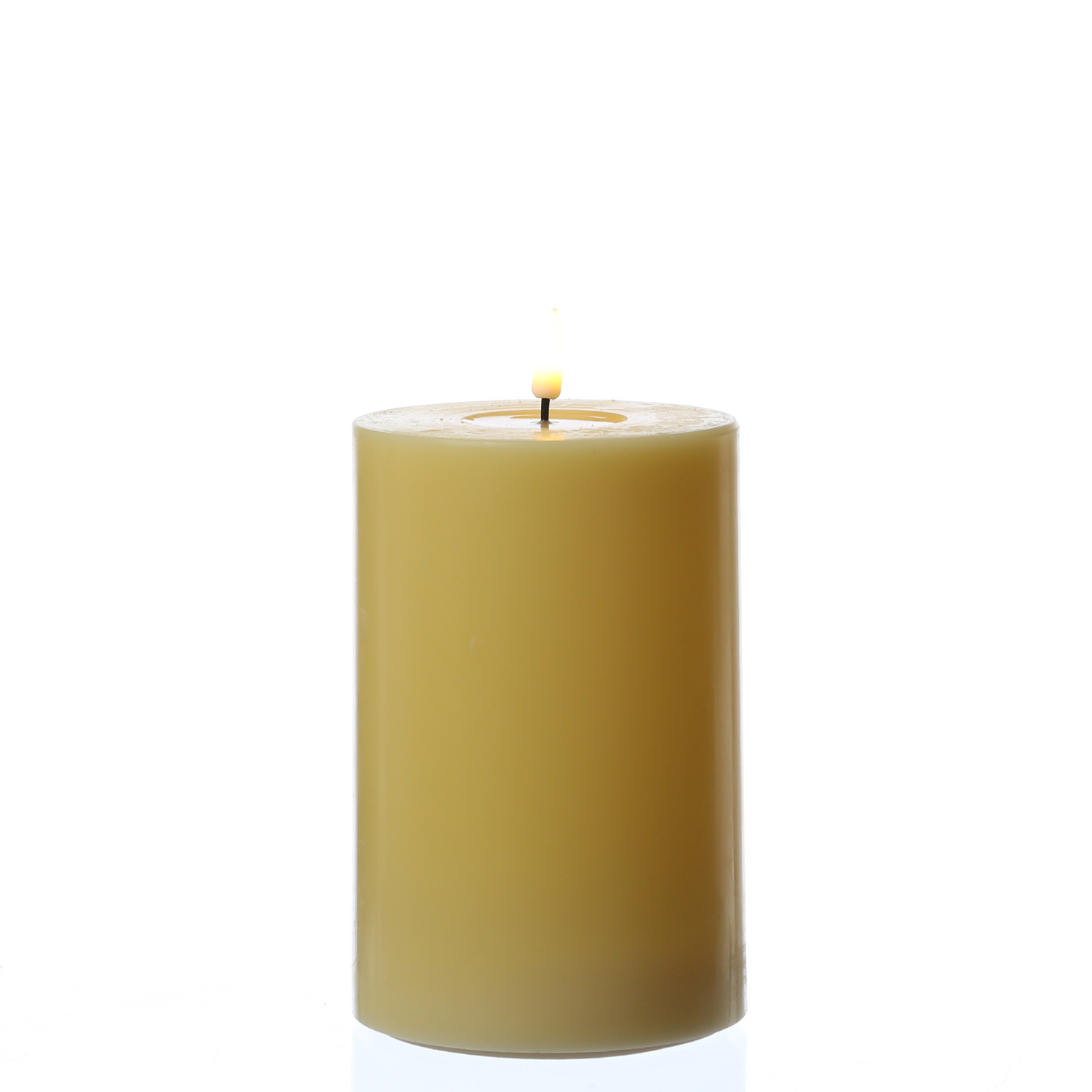 LED Stumpenkerze MIA - Echtwachs - realistische 3D Flamme - H: 15cm D: 10cm - Batteriebetrieb - gelb LED Stumpenkerze MIA - Echtwachs - realistische 3D Flamme - H: 15cm D: 10cm - Batteriebetrieb - gelb