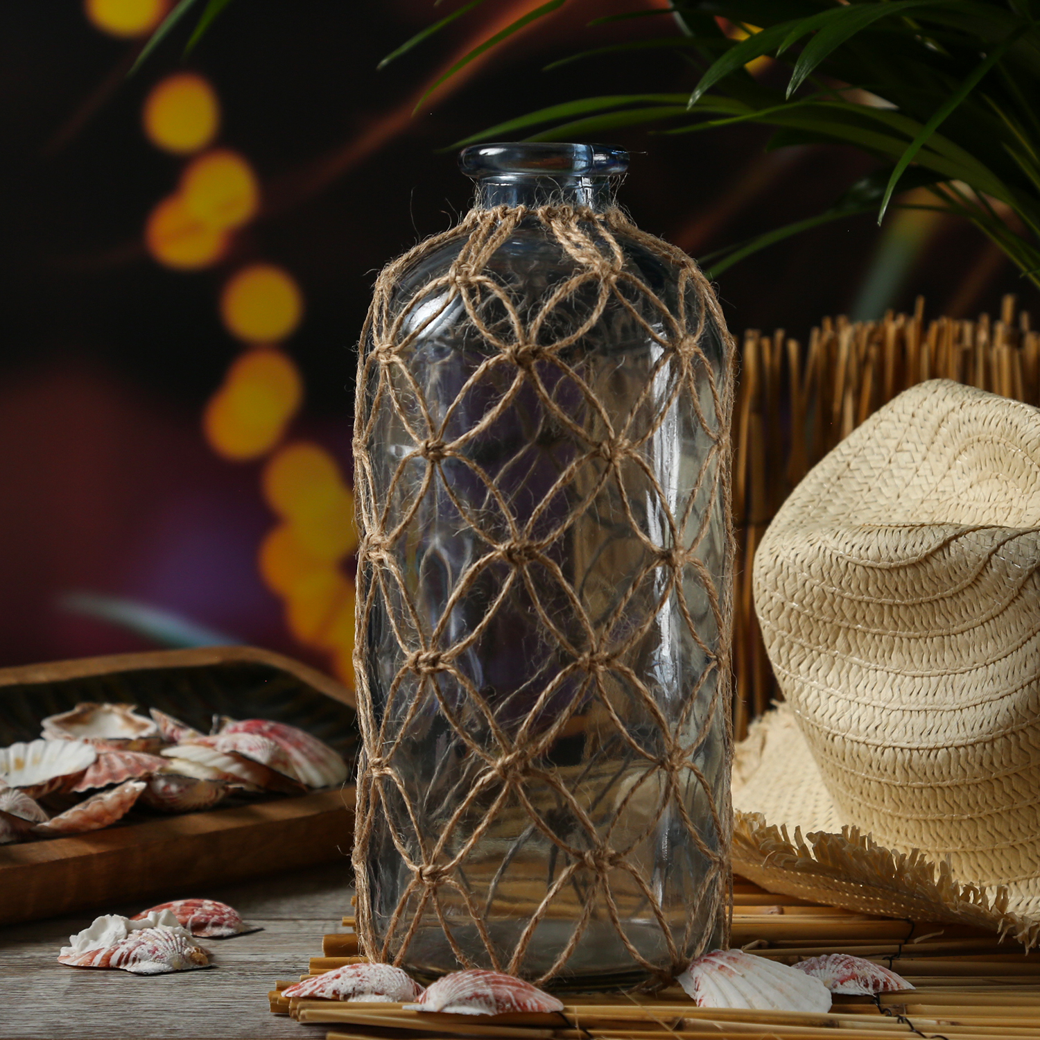 Dekoflasche MARITIM mit Netz - Glasvase - Juteseil Deko - H: 25cm - hellblau Dekoflasche MARITIM mit Netz - Glasvase - Juteseil Deko - H: 25cm - hellblau