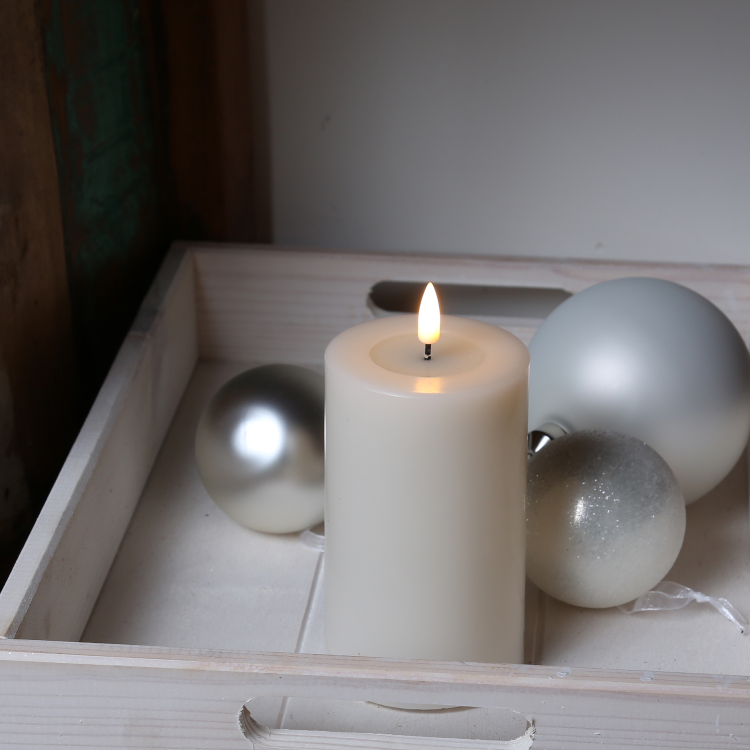 LED Stumpenkerze MIA - Echtwachs - realistische 3D Flamme - H: 12,5cm - Batteriebetrieb - creme LED Stumpenkerze MIA - Echtwachs - realistische 3D Flamme - H: 12,5cm - Batteriebetrieb - creme