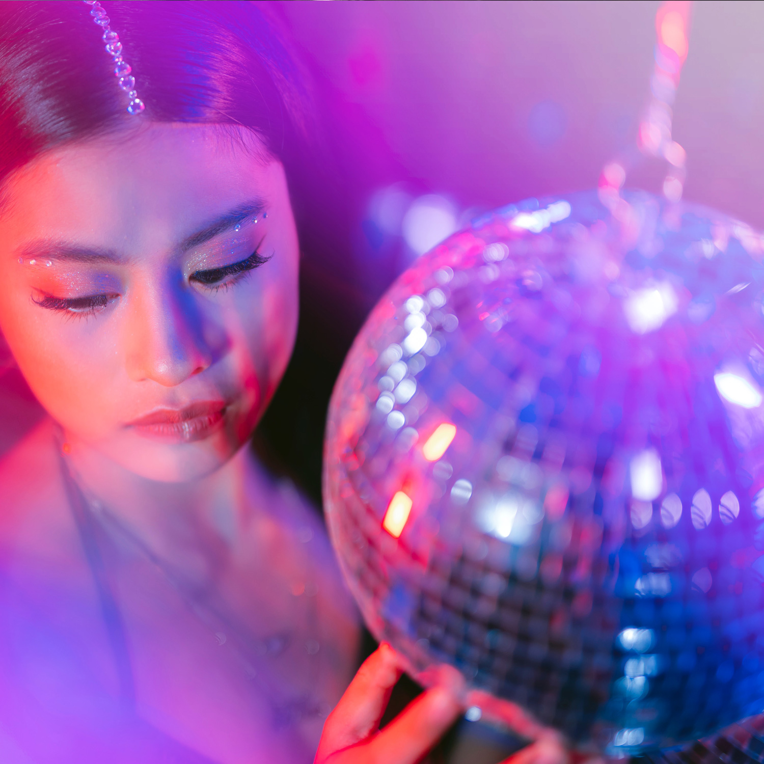 Spiegelkugel 20cm silber- Diskokugel (Discokugel) zur Dekoration und Party- Echtglas - mirrorball silver chrome Spiegelkugel 20cm silber- Diskokugel (Discokugel) zur Dekoration und Party- Echtglas - mirrorball silver chrome