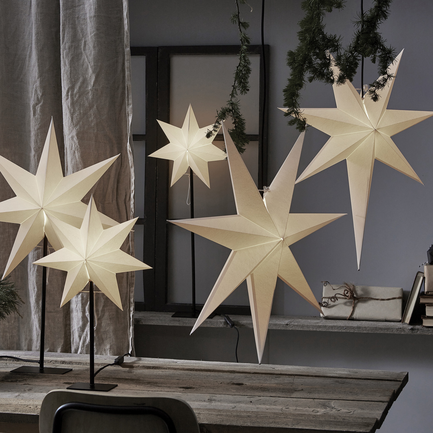 Papierstern "Frozen" - hängend - 7-zackig - Ø 70cm - E14 Fassung - inkl. Kabel - weiß Papierstern "Frozen" - hängend - 7-zackig - Ø 70cm - E14 Fassung - inkl. Kabel - weiß