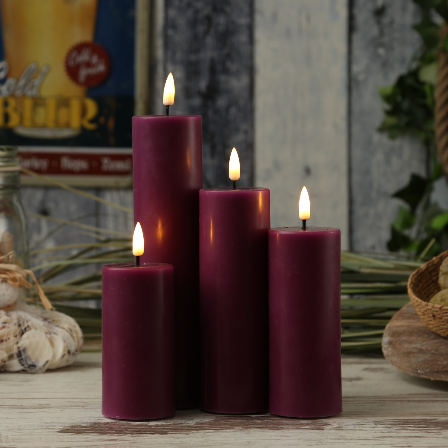 LED Stumpenkerze MIA - Echtwachs - realistische 3D Flamme - H: 20cm - D: 5cm - beere LED Stumpenkerze MIA - Echtwachs - realistische 3D Flamme - H: 20cm - D: 5cm - beere