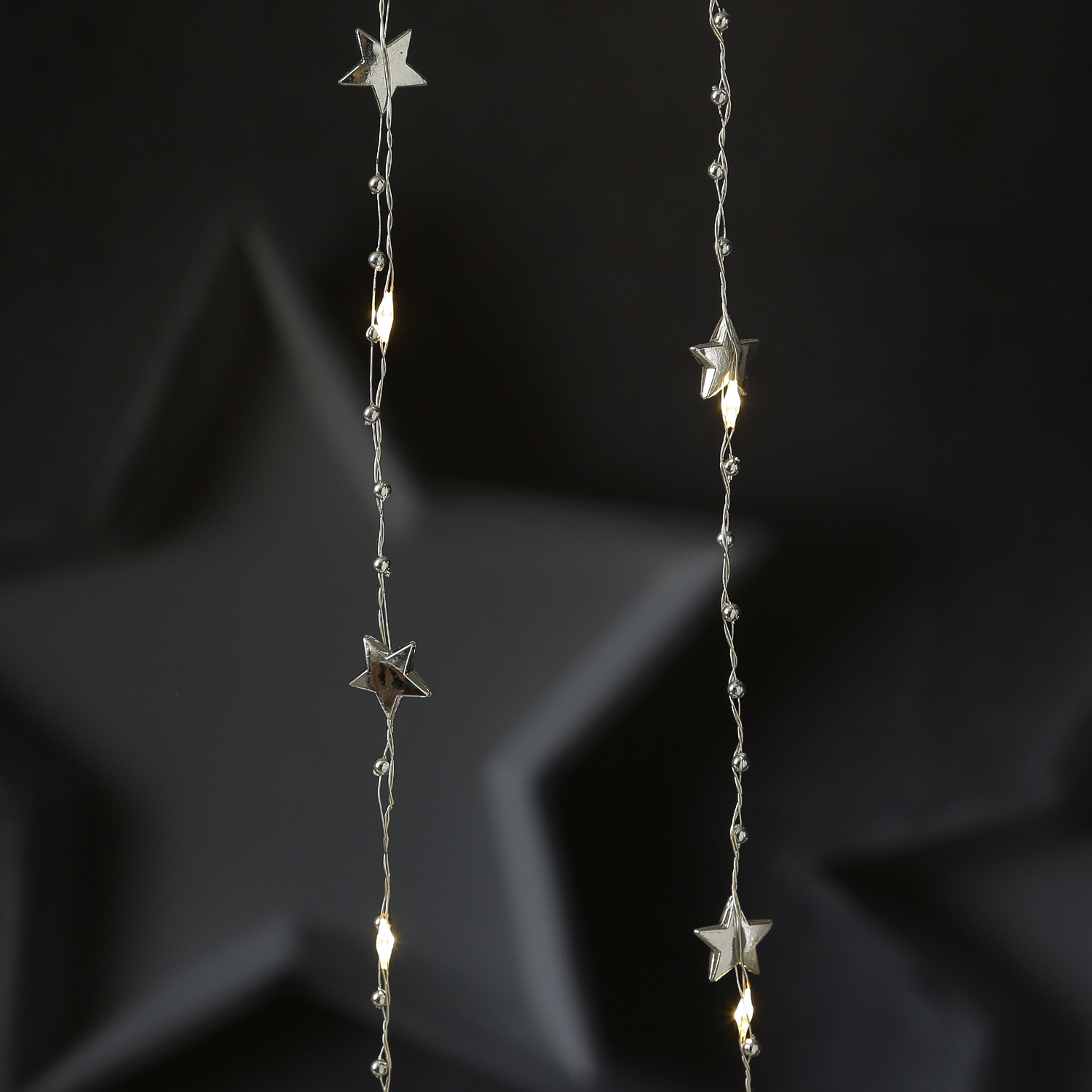 LED Drahtlichterkette Sterne und Perlen - 20 warmweiße LED - L: 1,9m - Batterie - silber LED Drahtlichterkette Sterne und Perlen - 20 warmweiße LED - L: 1,9m - Batterie - silber