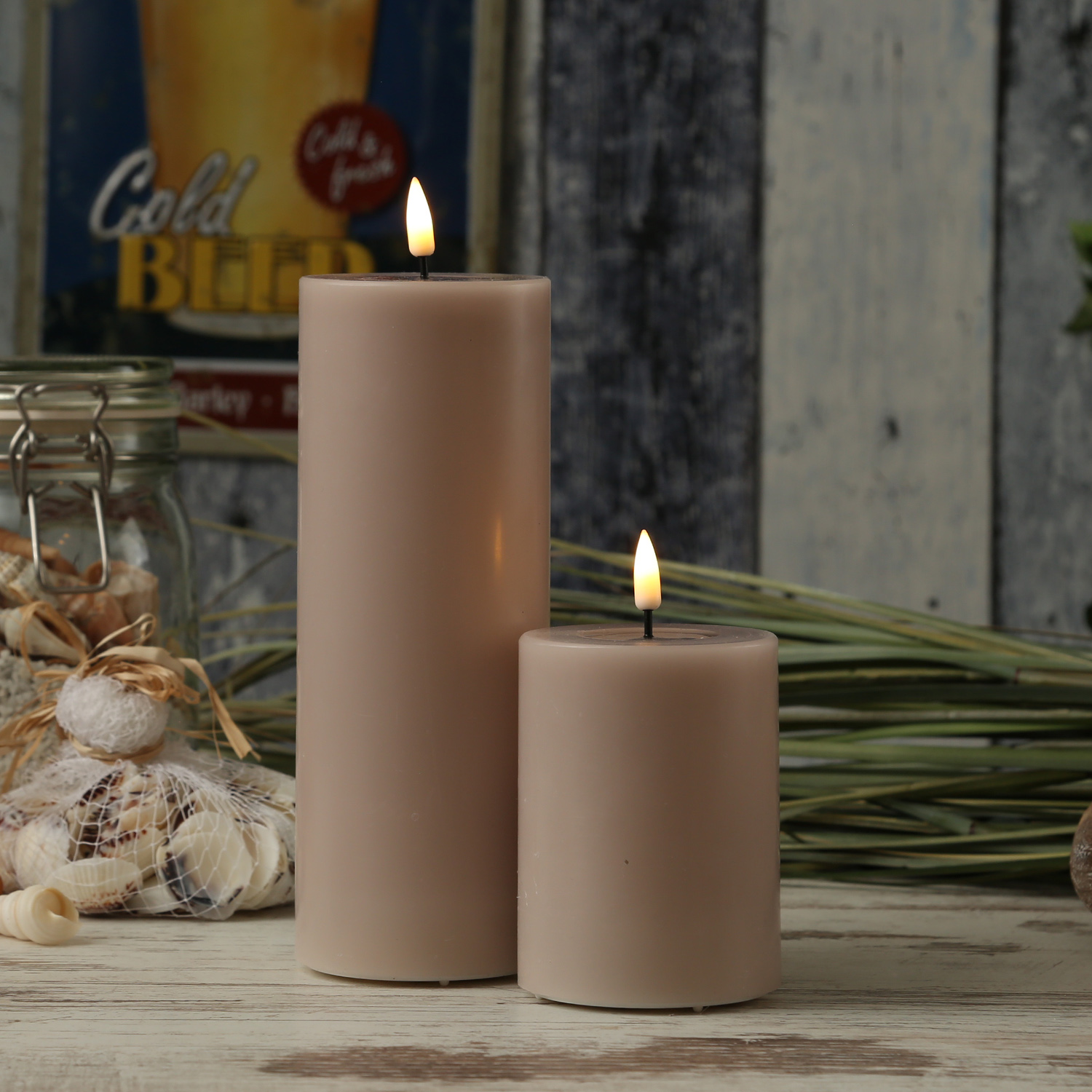 LED Stumpenkerze MIA - Echtwachs - realistische 3D Flamme - H: 20cm - D: 7,5cm - altrosa LED Stumpenkerze MIA - Echtwachs - realistische 3D Flamme - H: 20cm - D: 7,5cm - altrosa