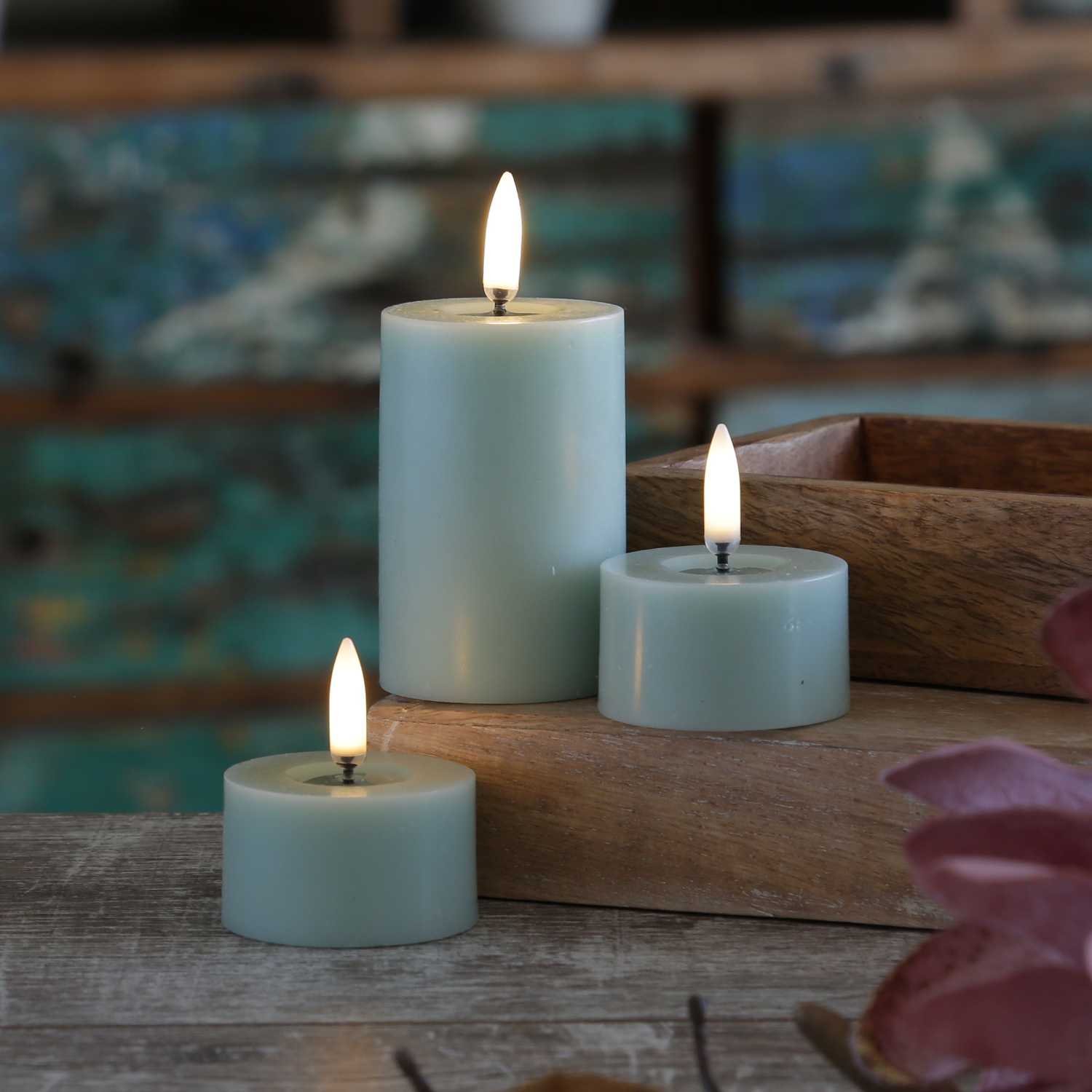 LED Mini Kerze THEA - Echtwachs - Wachsspiegel - D: 5cm - H: 7,5cm - Timer - salbeigrün LED Mini Kerze THEA - Echtwachs - Wachsspiegel - D: 5cm - H: 7,5cm - Timer - salbeigrün