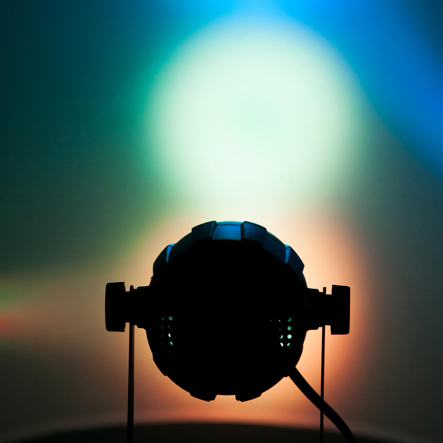 Spiegelkugel Komplettset 30cm mit Motor, 5W LED Pinspot (RGBW) und Montagematerial PREMIUM Spiegelkugel Komplettset 30cm mit Motor, 5W LED Pinspot (RGBW) und Montagematerial PREMIUM