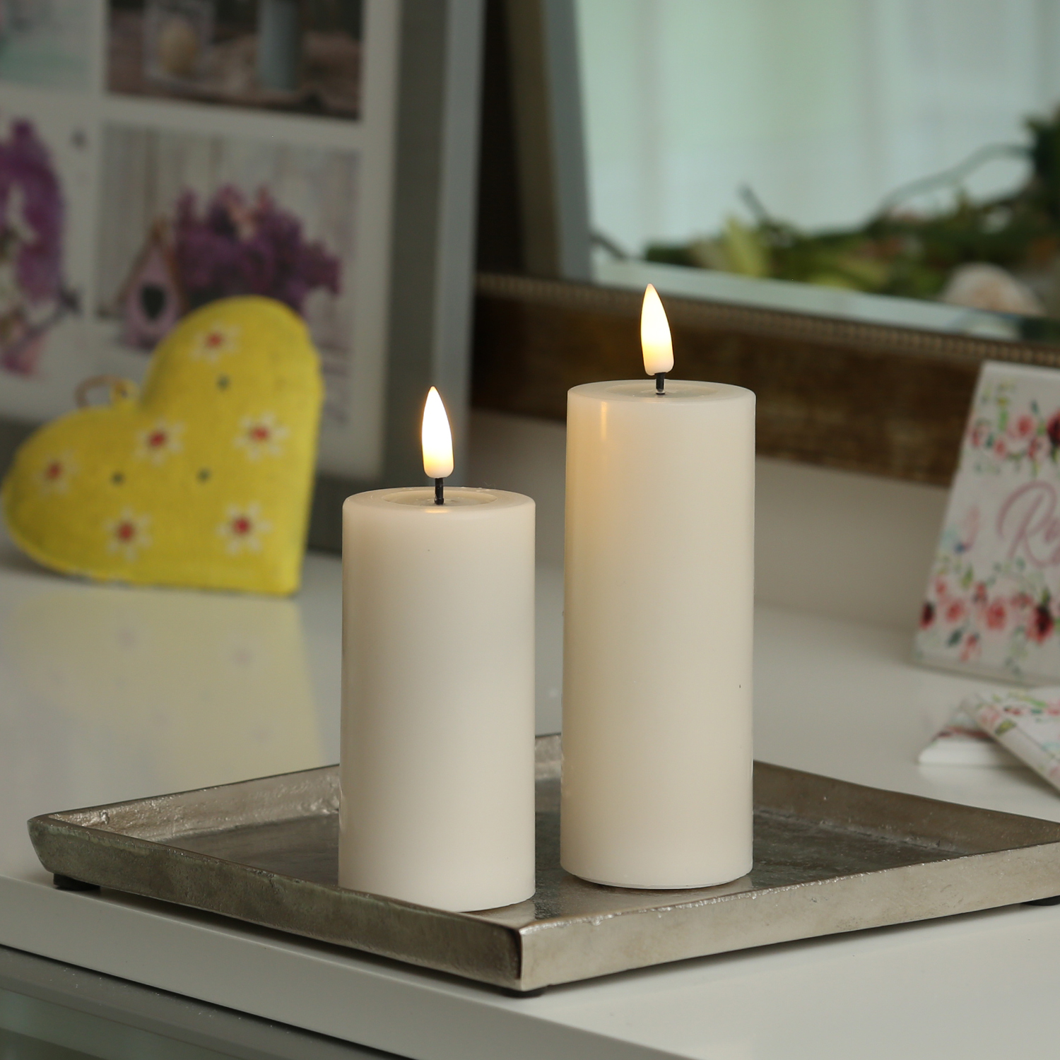 LED Stumpenkerze MIA - Echtwachs - realistische 3D Flamme - H: 12,5cm D: 5cm - Batterie - creme LED Stumpenkerze MIA - Echtwachs - realistische 3D Flamme - H: 12,5cm D: 5cm - Batterie - creme