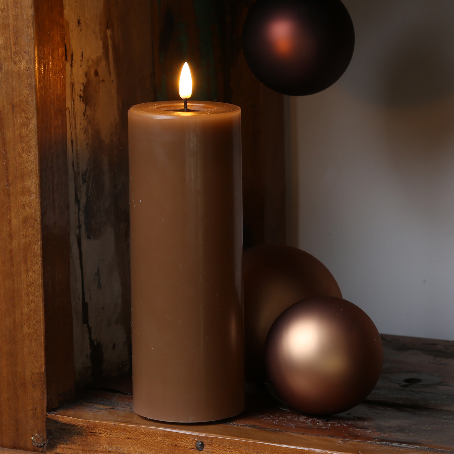LED Stumpenkerze MIA - Echtwachs - realistische 3D Flamme - H: 20cm - Batteriebetrieb - karamell LED Stumpenkerze MIA - Echtwachs - realistische 3D Flamme - H: 20cm - Batteriebetrieb - karamell