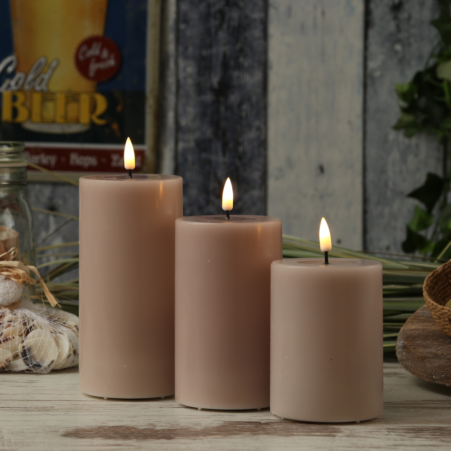 LED Stumpenkerze MIA - Echtwachs - realistische 3D Flamme - H: 12,5cm - D: 7,5cm - altrosa LED Stumpenkerze MIA - Echtwachs - realistische 3D Flamme - H: 12,5cm - D: 7,5cm - altrosa