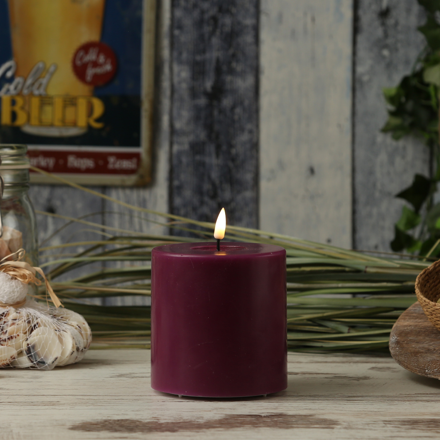 LED Stumpenkerze MIA - Echtwachs - realistische 3D Flamme - H: 10cm - D: 10cm - beere LED Stumpenkerze MIA - Echtwachs - realistische 3D Flamme - H: 10cm - D: 10cm - beere