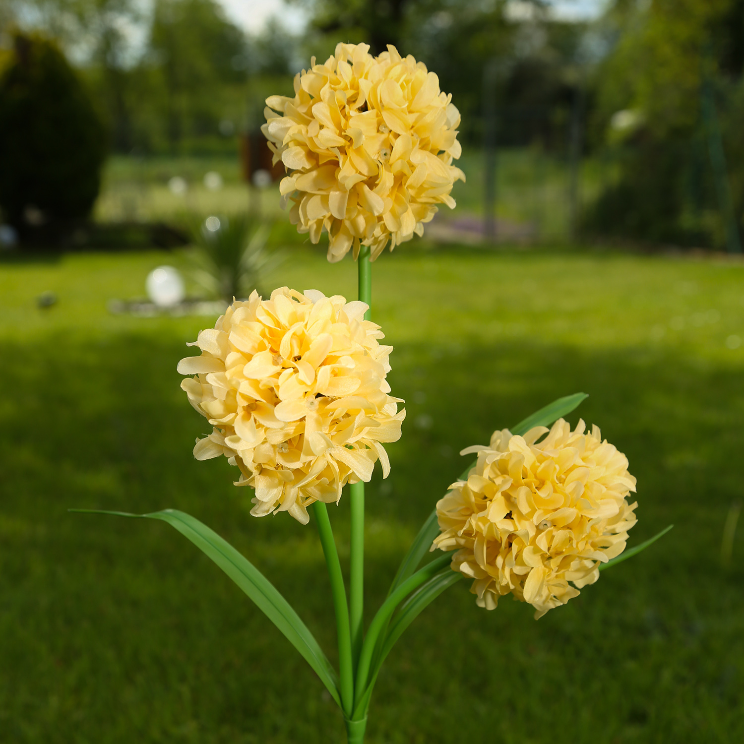 LED Solar Gartenstecker Blume - warmweiße LED - H: 70cm - Lichtsensor - gelb LED Solar Gartenstecker Blume - warmweiße LED - H: 70cm - Lichtsensor - gelb