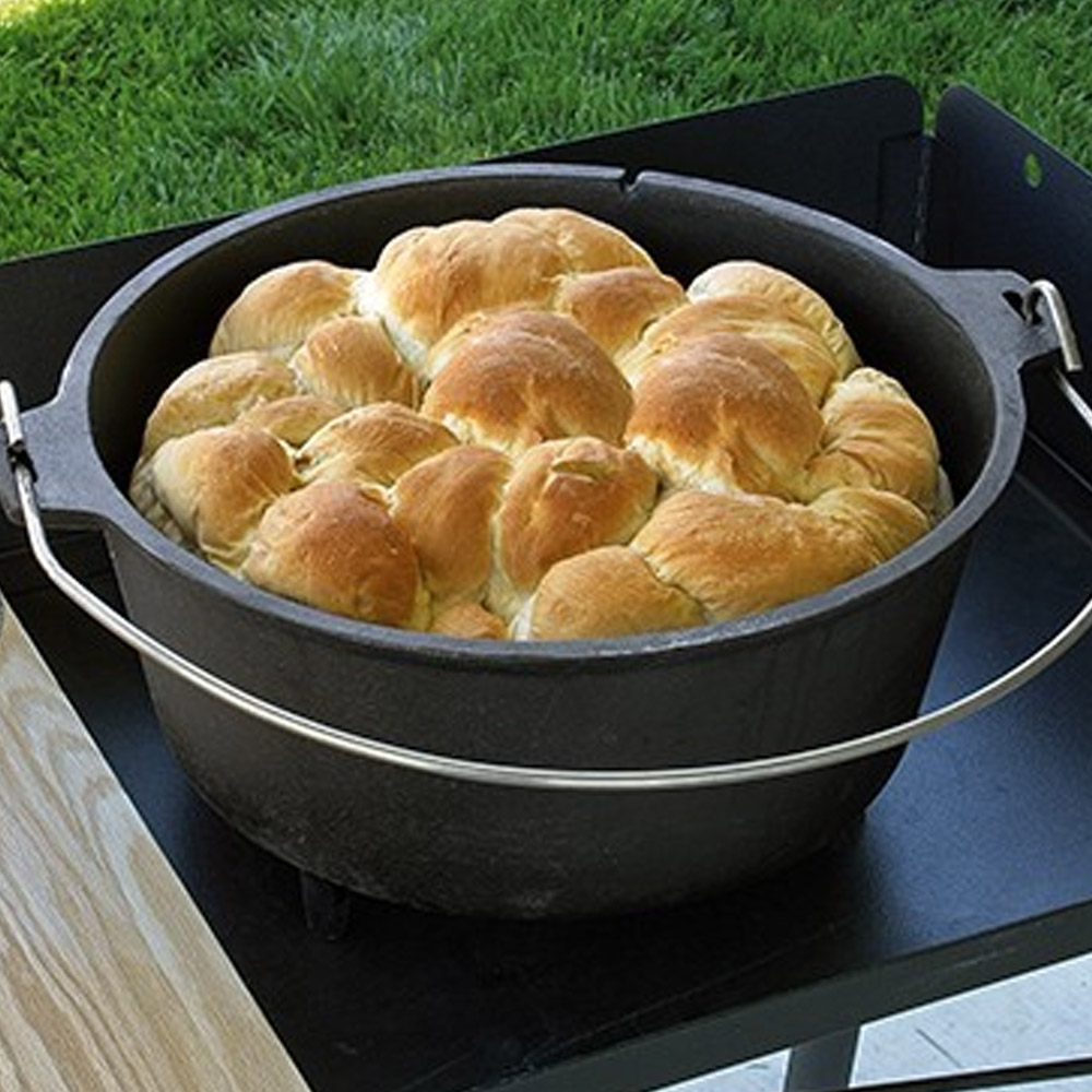 Camp Chef Classic Dutch Oven Topf 14" (35cm) - Feuertopf aus Gusseisen - mit Füßen
