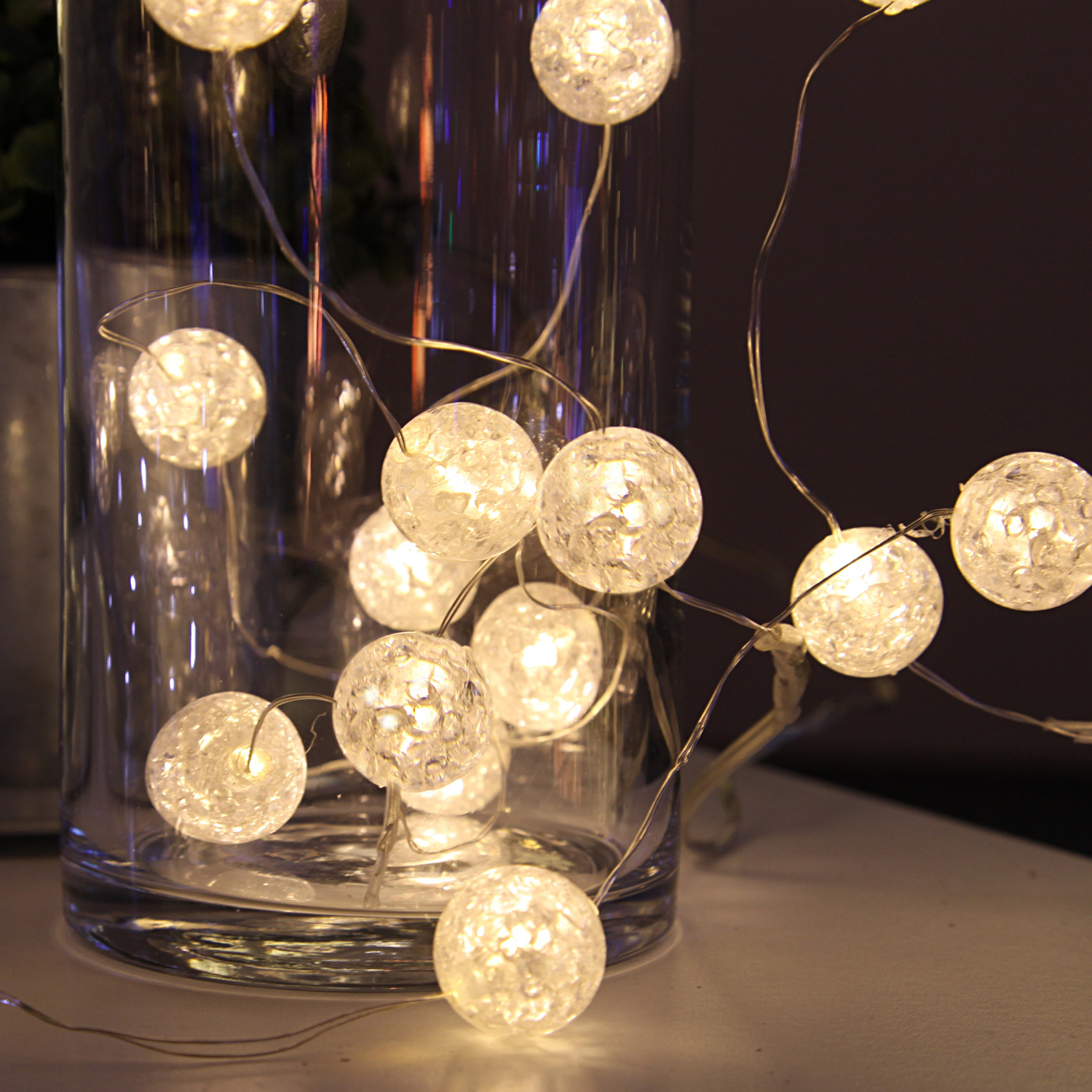 LED Draht Lichterkette "Kugeln" - 15 warmweiße LED - L: 1,4m - Batteriebetrieb - Timer - Transparent