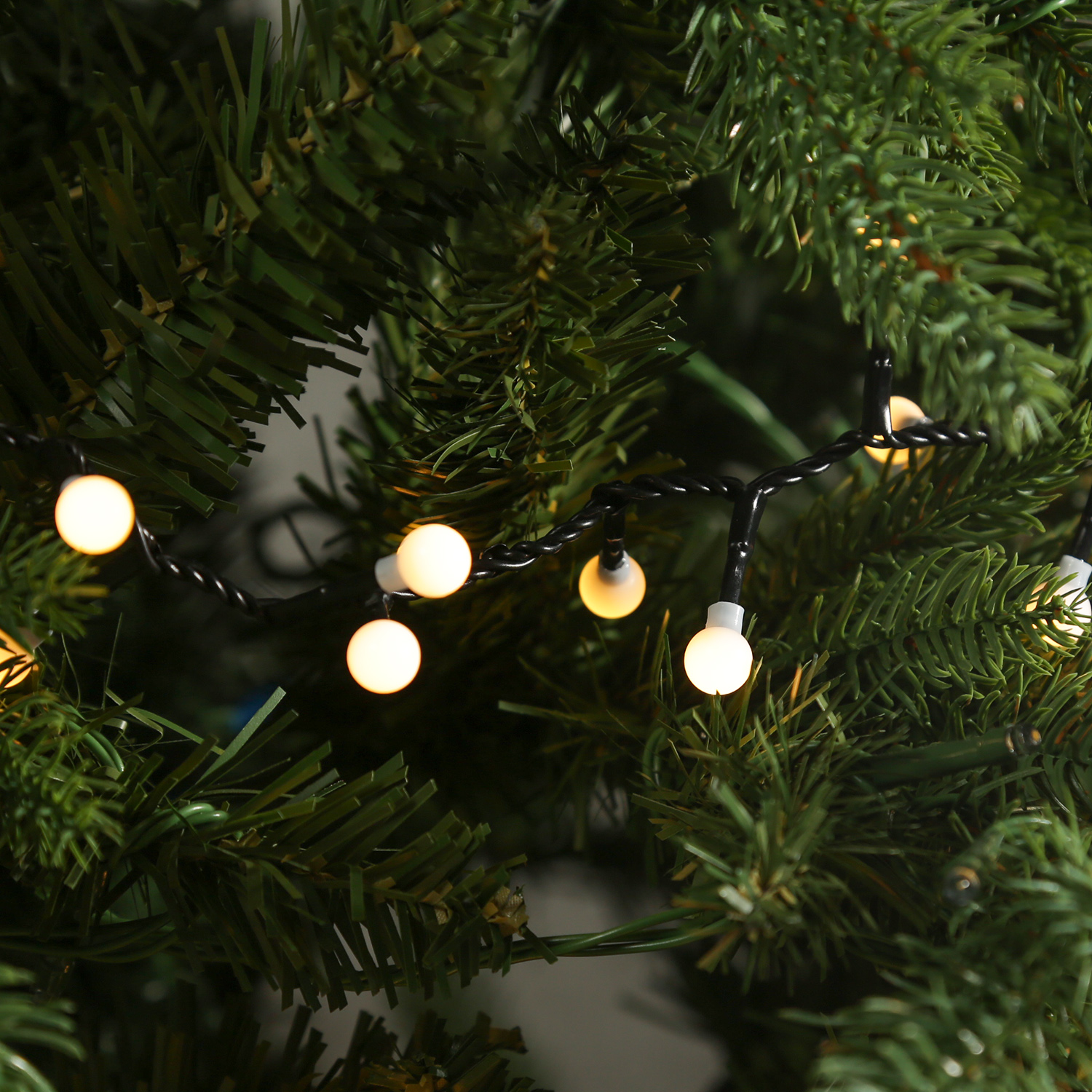 LED Lichterkette BERRY TWINKLE - 350 weiße Mini Kugeln - 8 Funktionen - Timer - L: 7,5m LED Lichterkette BERRY TWINKLE - 350 weiße Mini Kugeln - 8 Funktionen - Timer - L: 7,5m