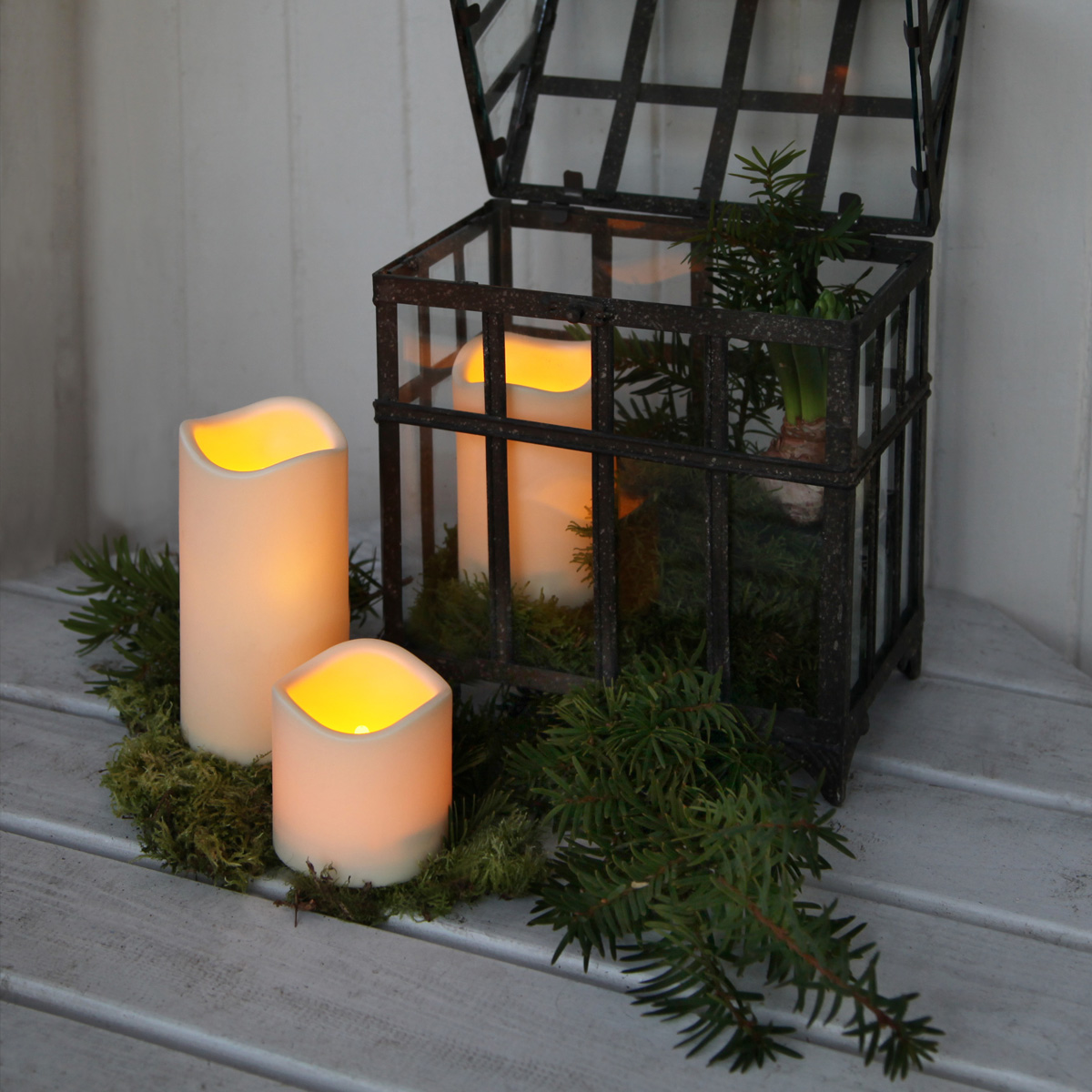 LED Stumpenkerze "Paul" - flackernde LED - H: 11,5cm - Batteriebetrieb - Timer - outdoor - creme LED Stumpenkerze "Paul" - flackernde LED - H: 11,5cm - Batteriebetrieb - Timer - outdoor - creme