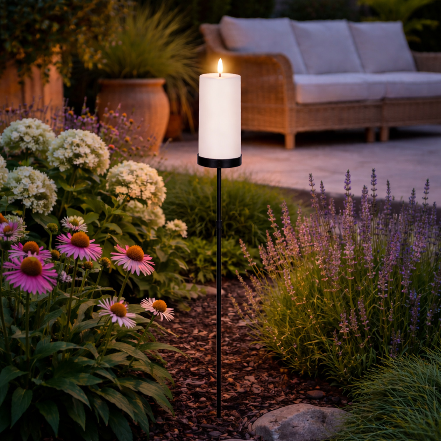 LED Solar Kerze mit Gartenstecker - Outdoorkerze auf Stab - H: 117cm - Lichtsensor - für Außen