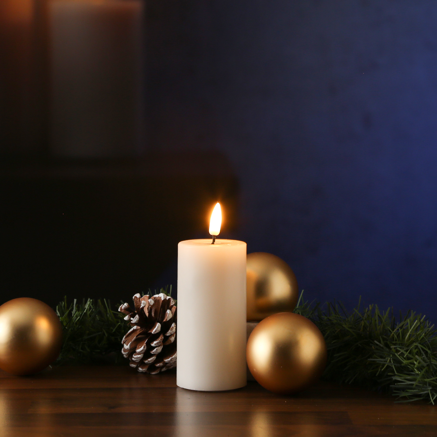 LED Stumpenkerze MIA - Echtwachs - realistische 3D Flamme - H: 10cm D: 5cm - Batterie - creme LED Stumpenkerze MIA - Echtwachs - realistische 3D Flamme - H: 10cm D: 5cm - Batterie - creme