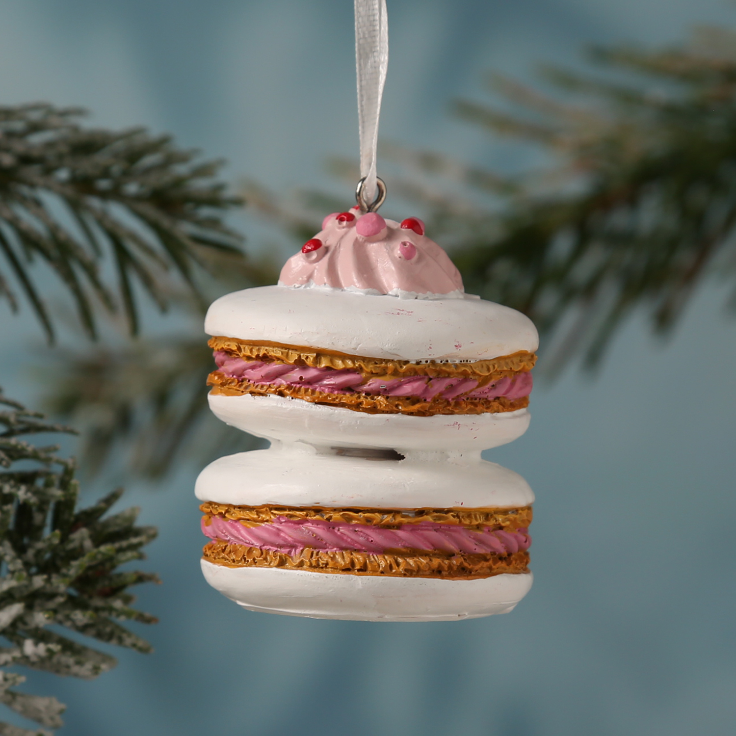 Weihnachtsbaumschmuck MACARON - Polyresin - inkl. Aufhänger - matt - H: 6,5cm - weiß Weihnachtsbaumschmuck MACARON - Polyresin - inkl. Aufhänger - matt - H: 6,5cm - weiß