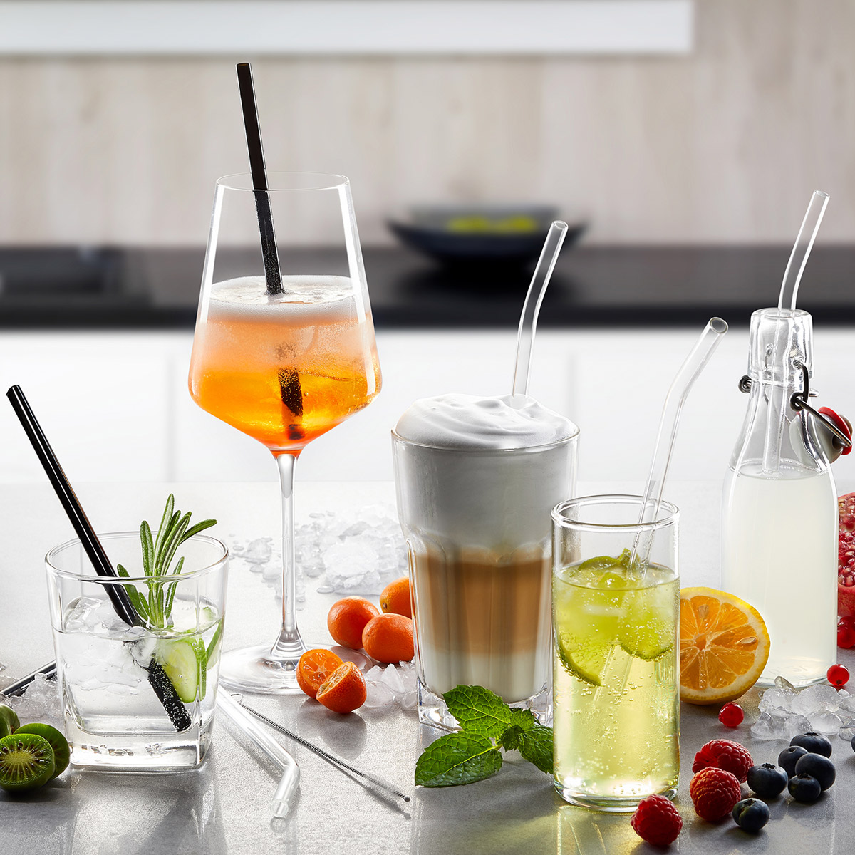 Glastrinkhalme 4er Set FUTURE - 23cm, gebogene Version, transparent - mit Bürste