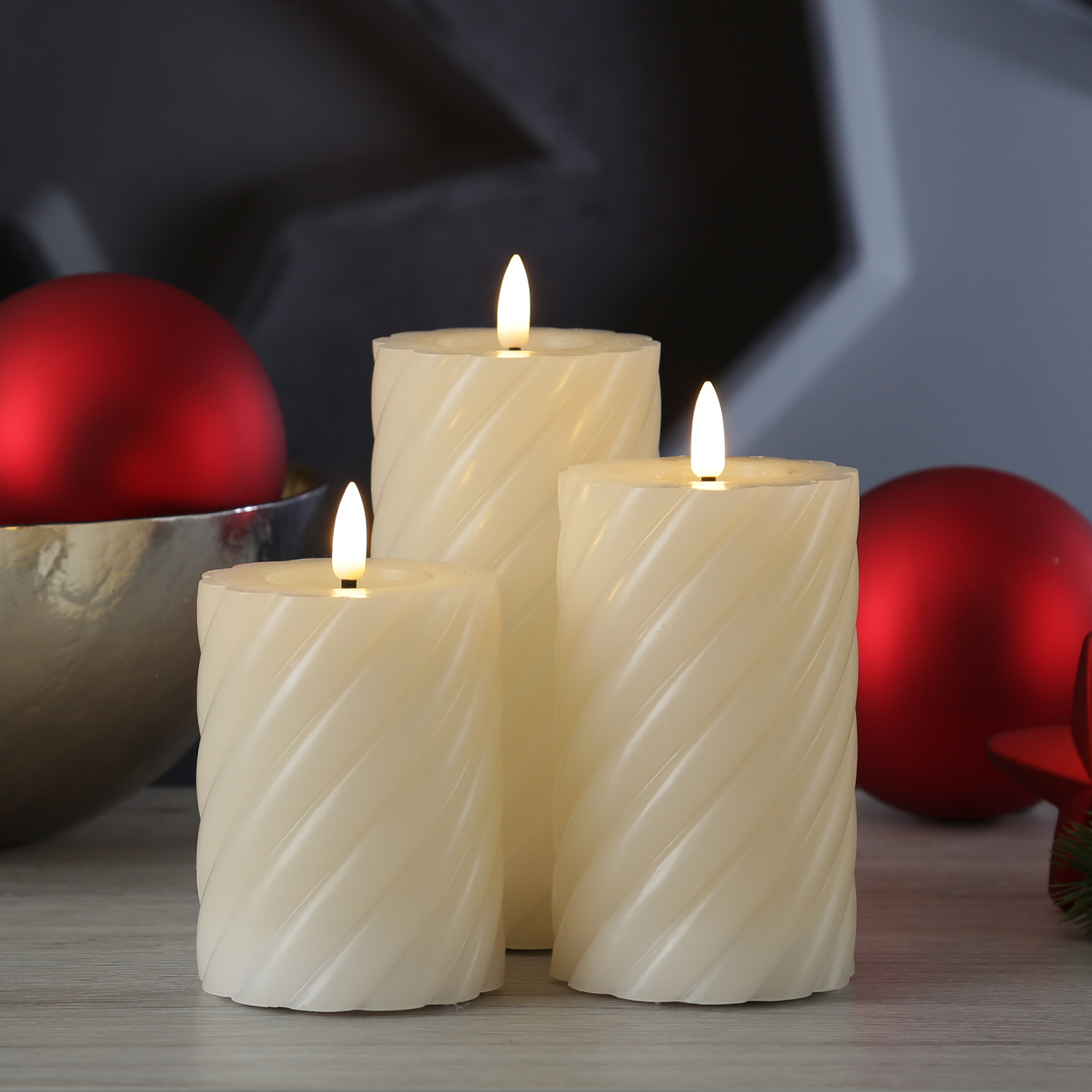 LED Stumpenkerze TWIST - Echtwachs - warmweiße 3D Flamme - H: 17,5cm - Batterie - Timer - creme LED Stumpenkerze TWIST - Echtwachs - warmweiße 3D Flamme - H: 17,5cm - Batterie - Timer - creme