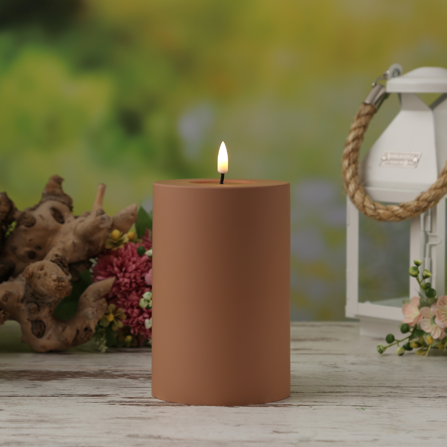 LED Stumpenkerze MIA - Kunststoff - 3D Flamme - H: 15cm - D: 10cm - für Außen - karamell LED Stumpenkerze MIA - Kunststoff - 3D Flamme - H: 15cm - D: 10cm - für Außen - karamell