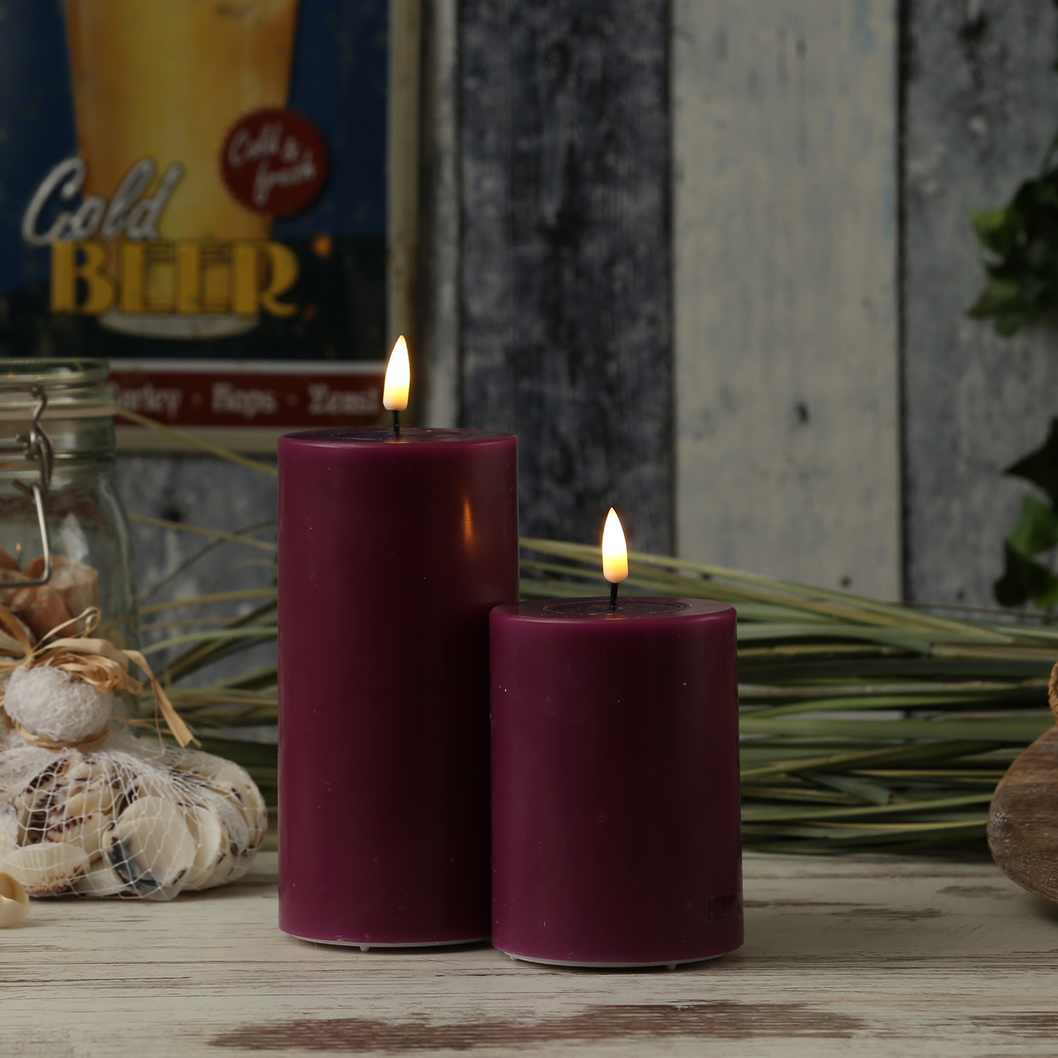 LED Stumpenkerze MIA - Echtwachs - realistische 3D Flamme - H: 10cm - D: 7,5cm - beere LED Stumpenkerze MIA - Echtwachs - realistische 3D Flamme - H: 10cm - D: 7,5cm - beere