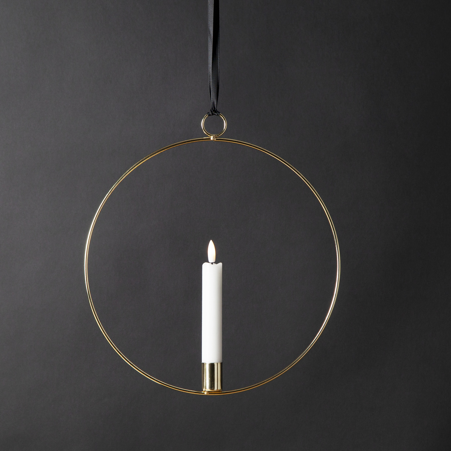 Dekoring mit LED Kerze Flamme - mit Aufhänger - D: 28,5cm - Timer - Batterie - gold Dekoring mit LED Kerze Flamme - mit Aufhänger - D: 28,5cm - Timer - Batterie - gold