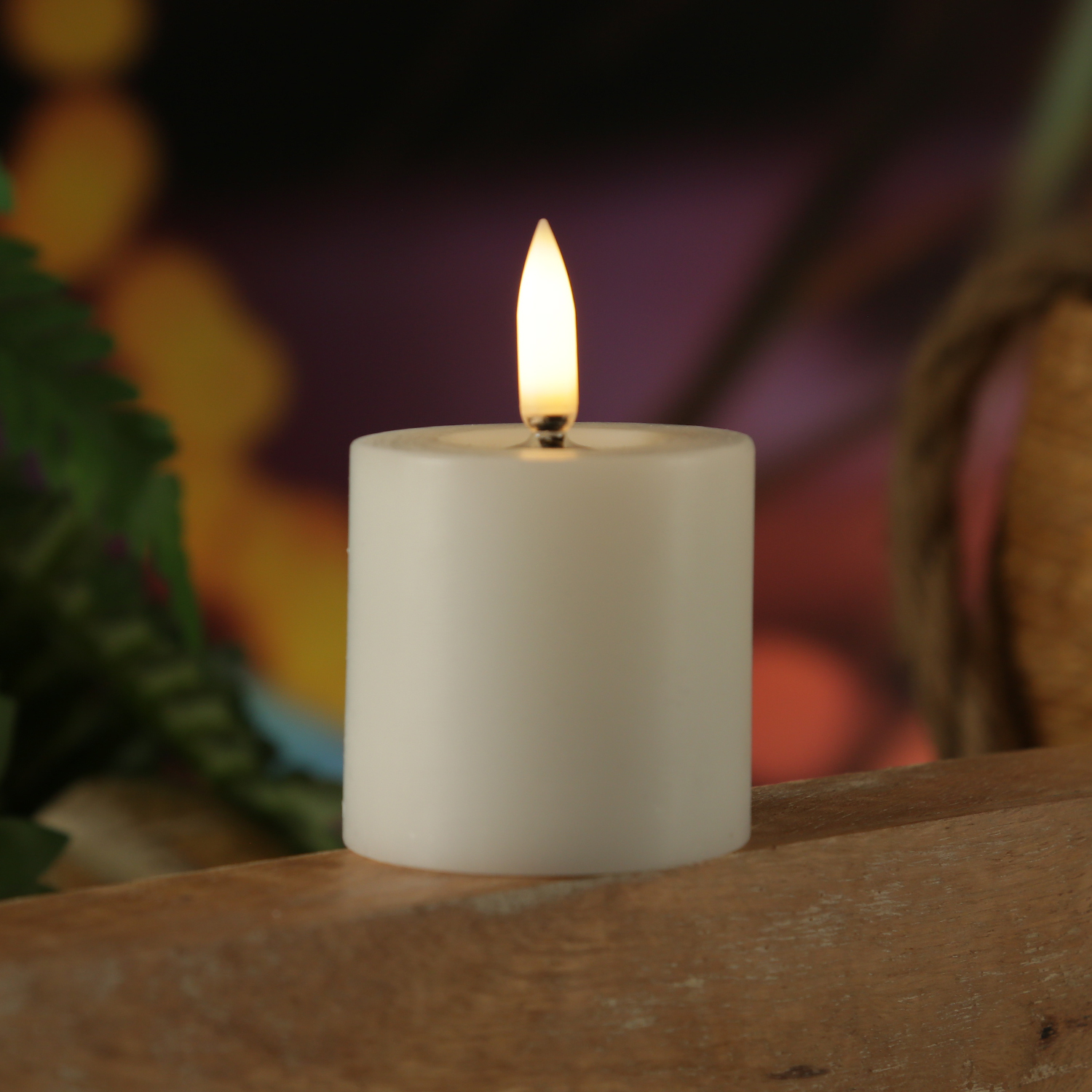 LED Mini Kerze THEA - Echtwachs - 3D Flamme mit Wachsspiegel - D: 5cm - H: 7,3cm - Timer - weiß LED Mini Kerze THEA - Echtwachs - 3D Flamme mit Wachsspiegel - D: 5cm - H: 7,3cm - Timer - weiß