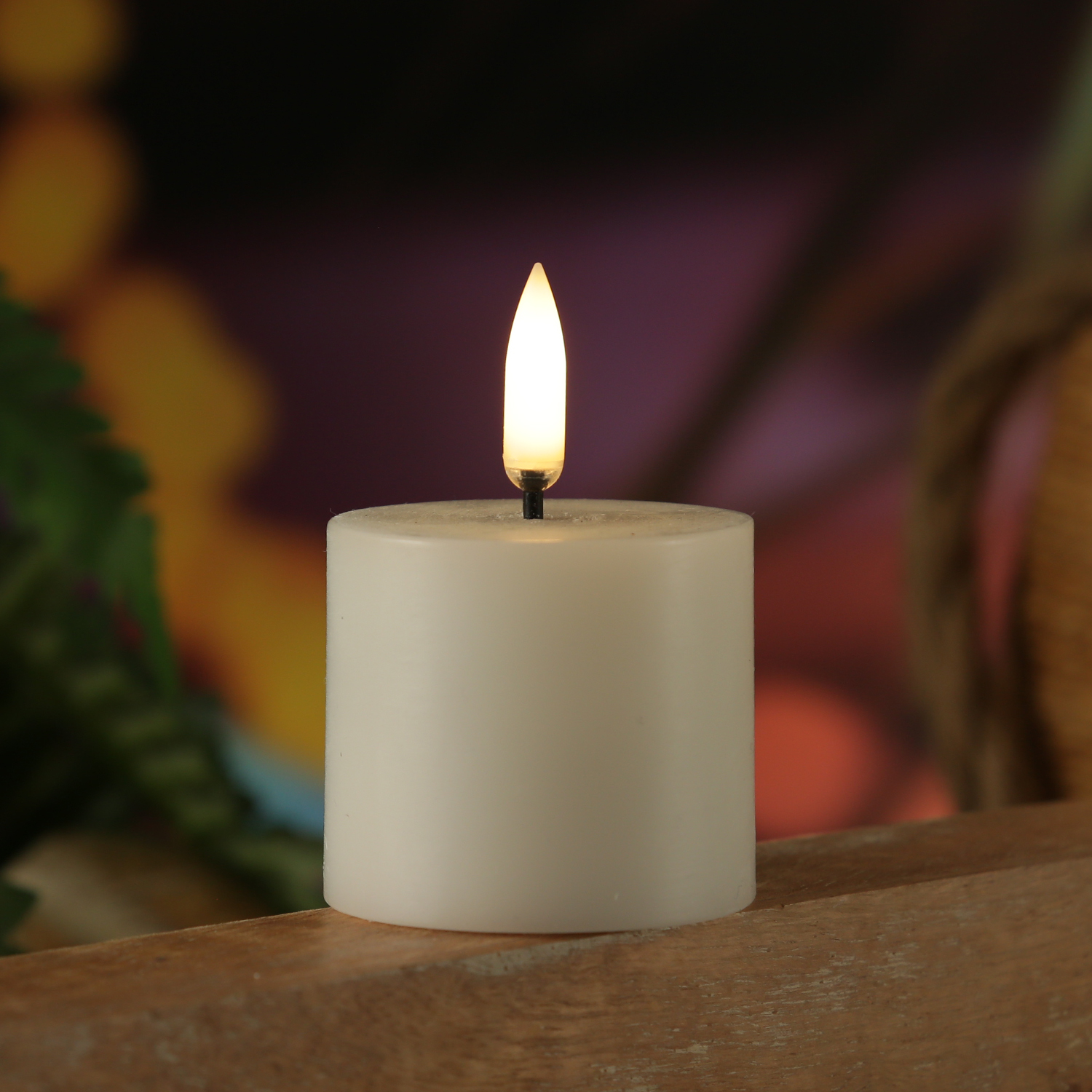 LED Mini Kerze THEA - realistische 3D Flamme - D: 5cm - H: 7,3cm - Timer - Batteriebetrieb - weiß LED Mini Kerze THEA - realistische 3D Flamme - D: 5cm - H: 7,3cm - Timer - Batteriebetrieb - weiß