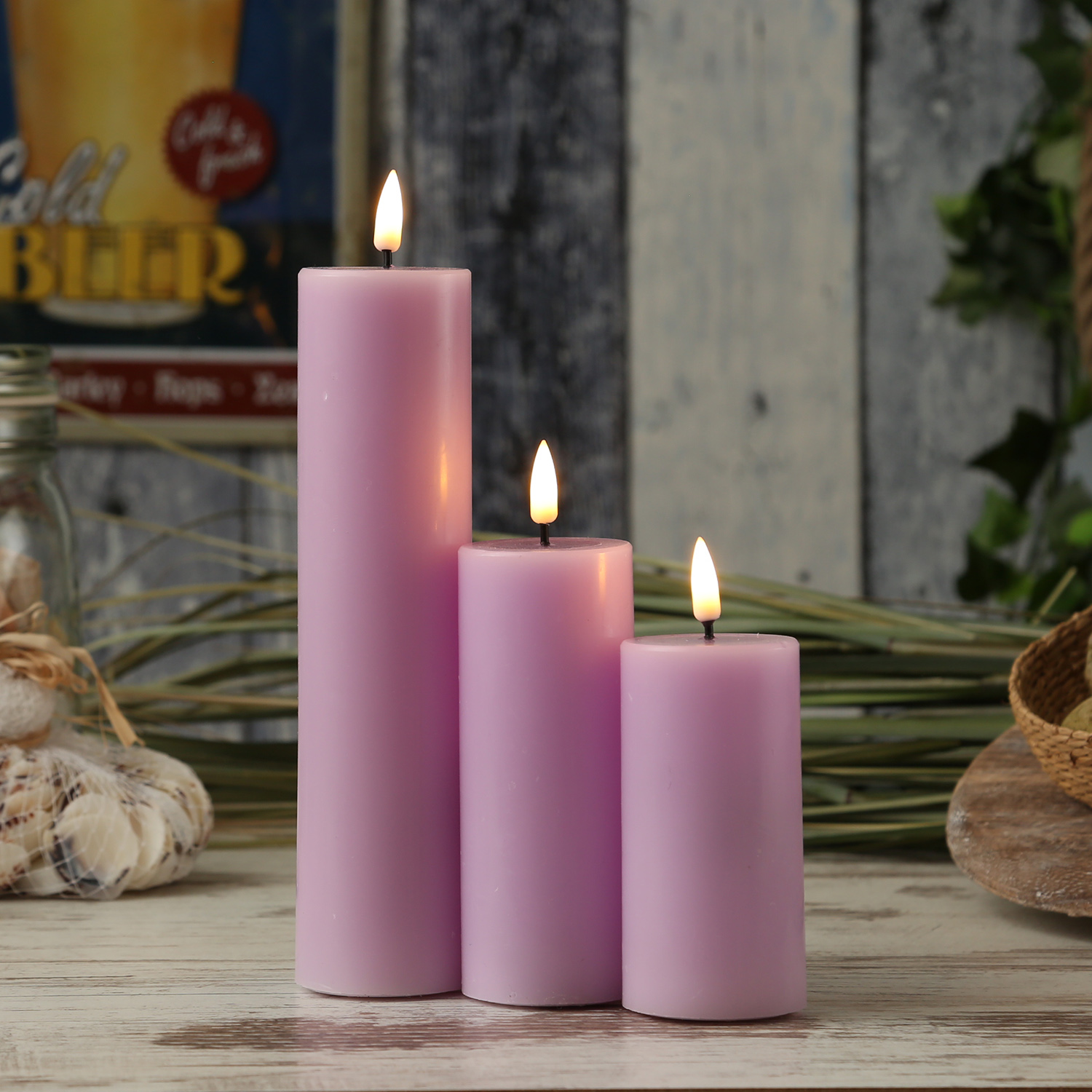 LED Stumpenkerze MIA - Echtwachs - realistische 3D Flamme - H: 20cm - D: 5cm - lavendel LED Stumpenkerze MIA - Echtwachs - realistische 3D Flamme - H: 20cm - D: 5cm - lavendel
