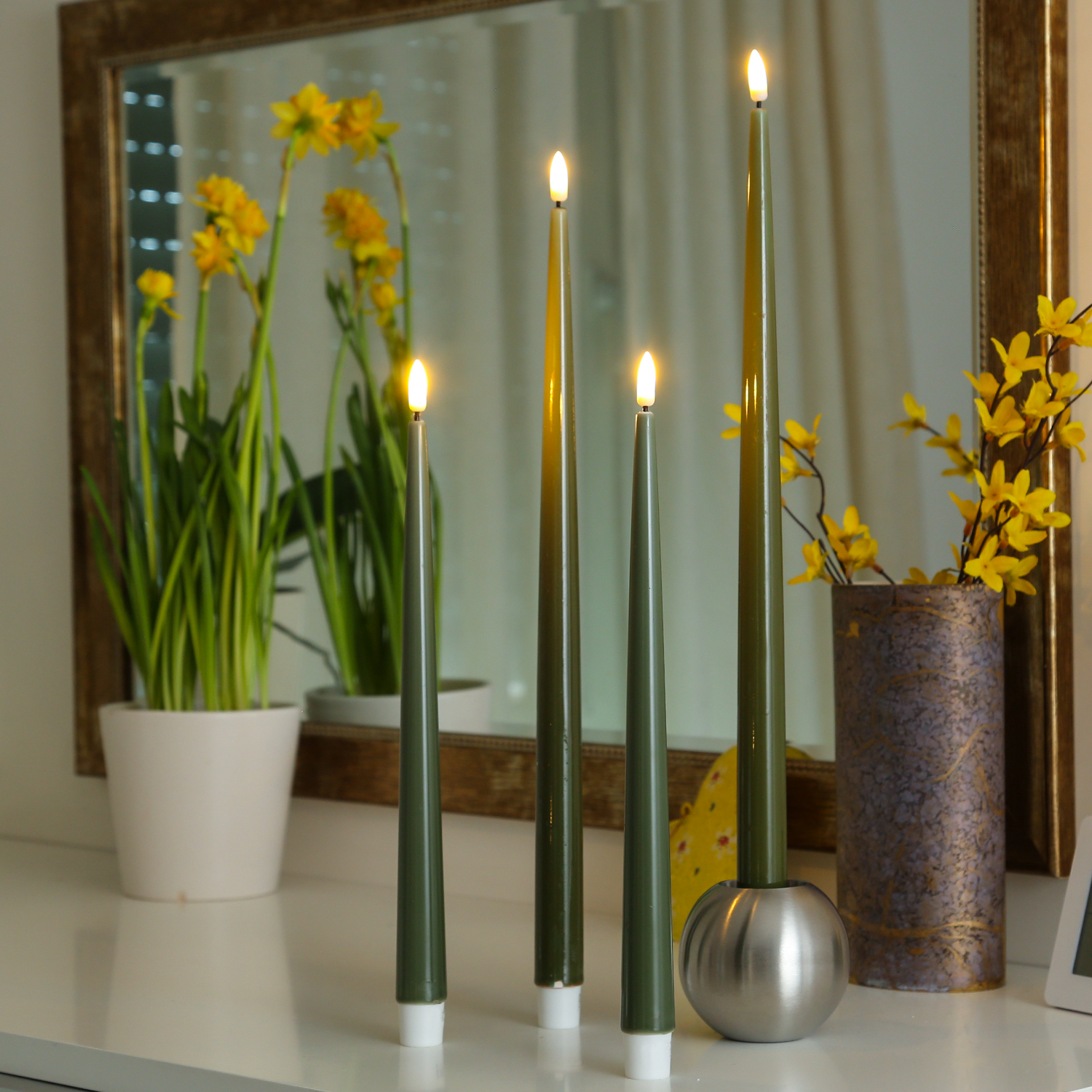 LED Stabkerzen ELLA - Echtwachs - realistische 3D Flamme - H: 38cm - olivgrün - 2 Stück LED Stabkerzen ELLA - Echtwachs - realistische 3D Flamme - H: 38cm - olivgrün - 2 Stück