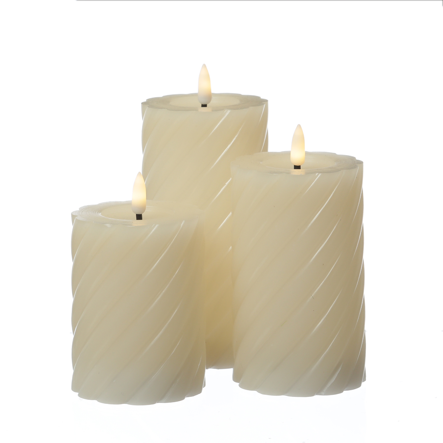 LED Stumpenkerze TWIST - Echtwachs - warmweiße 3D Flamme - H: 12,5cm - Batterie - Timer - creme LED Stumpenkerze TWIST - Echtwachs - warmweiße 3D Flamme - H: 12,5cm - Batterie - Timer - creme