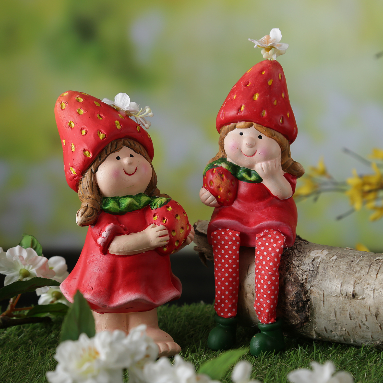 Dekofigur Erdbeermädchen Lotte - niedliche Gartenfigur mit Erdbeere - Keramik  - H: 18,5cm - rot