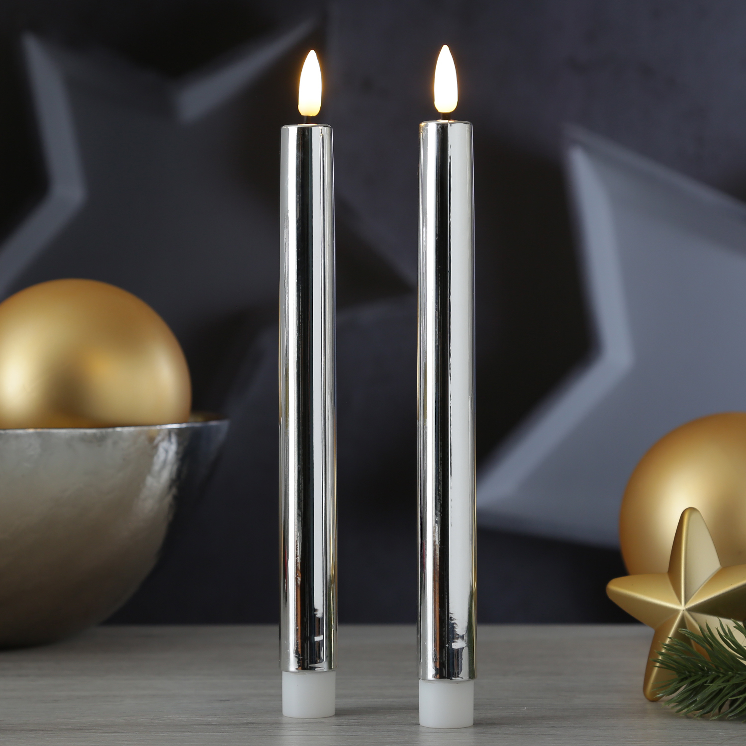 LED Stabkerzen - mit Lack - flackernd - H: 25cm - Timer - silber glänzend - 2er Set LED Stabkerzen - mit Lack - flackernd - H: 25cm - Timer - silber glänzend - 2er Set