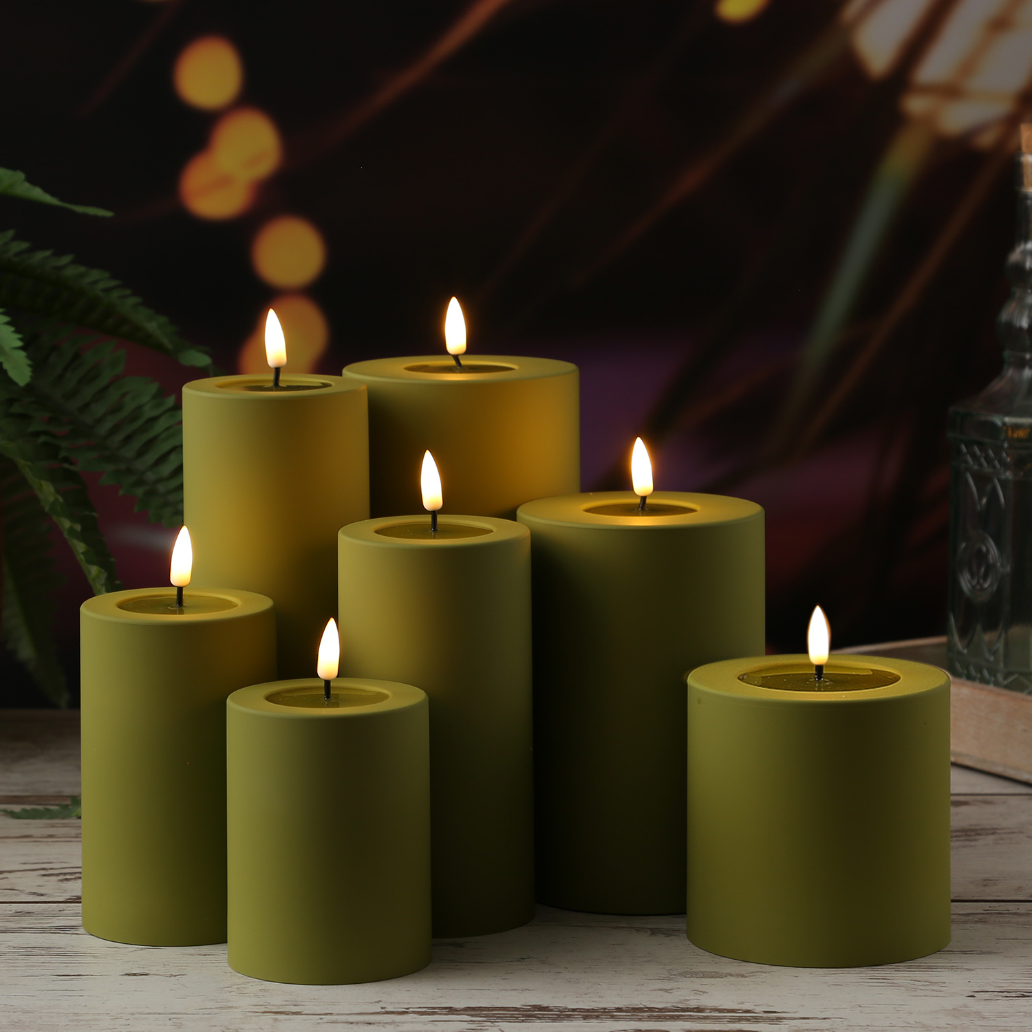 LED Stumpenkerze MIA - Kunststoff - 3D Flamme - H: 10cm - D: 10cm - für Außen - olivgrün LED Stumpenkerze MIA - Kunststoff - 3D Flamme - H: 10cm - D: 10cm - für Außen - olivgrün