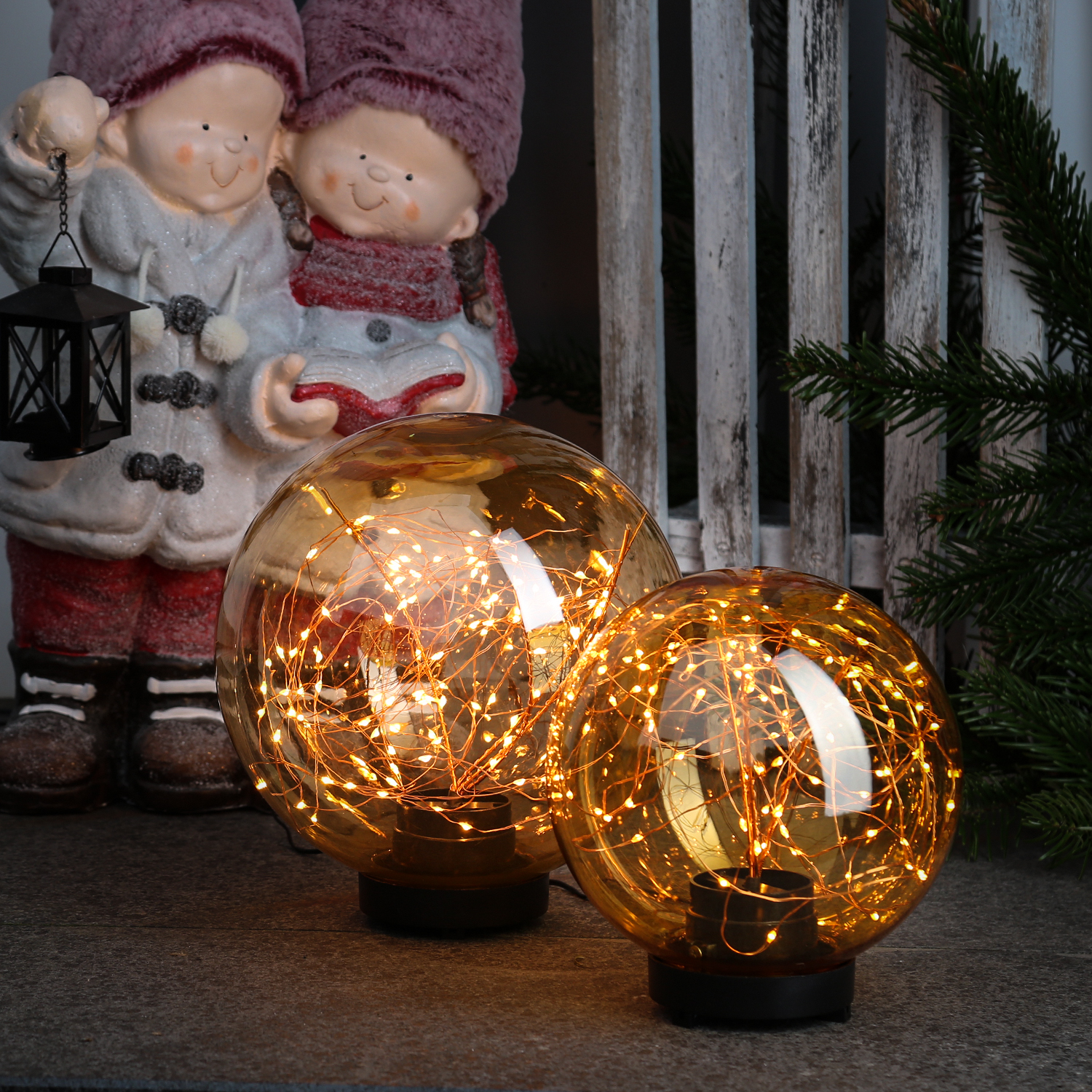 LED Kugel mit Drahtlicherkette - stehend - 80 bernsteinfarbene LED - D: 20cm - f. Außen - amber