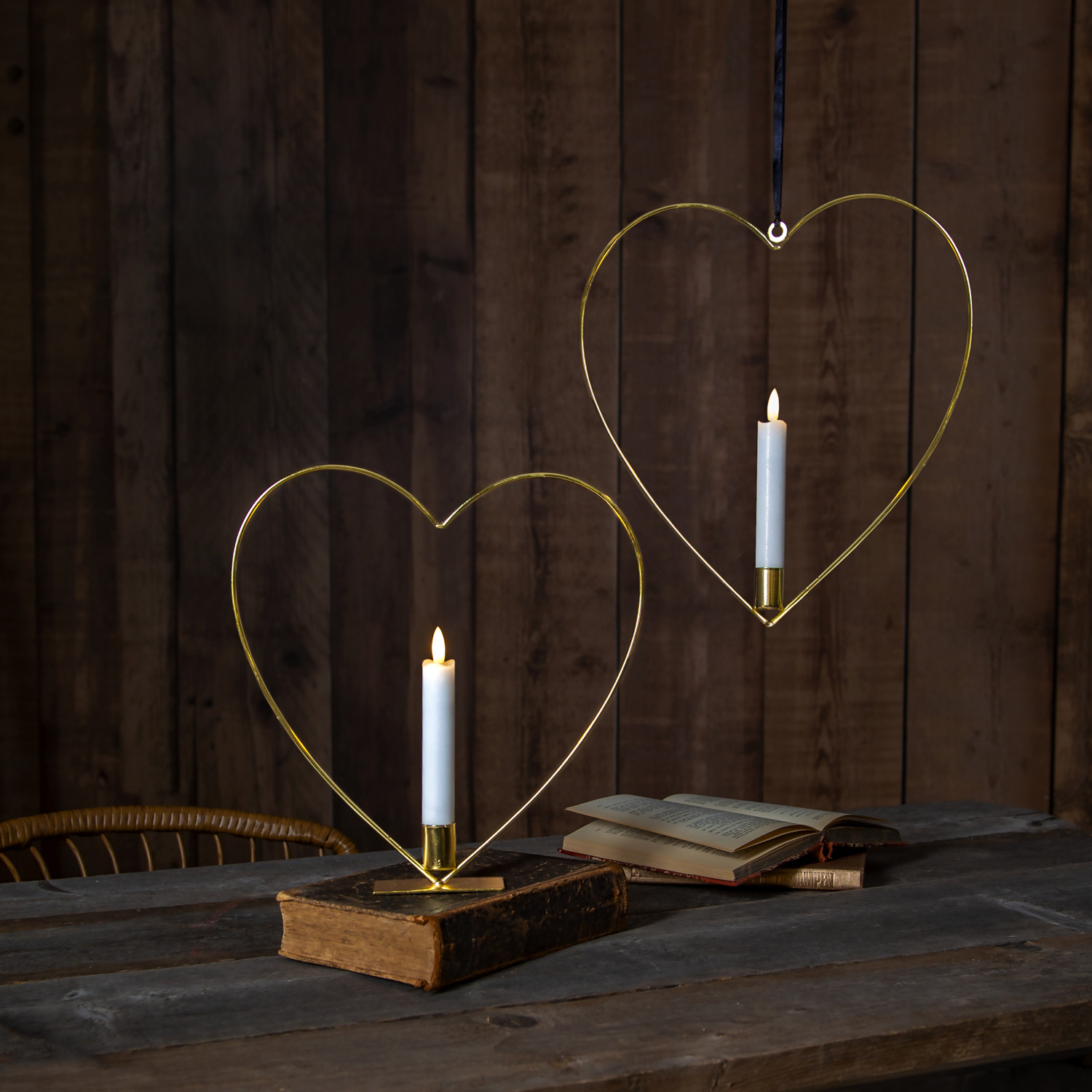 LED Stabkerzenhalter in Herzform inkl. Stabkerze - Metall - hängend - Batterie - Innen - gold LED Stabkerzenhalter in Herzform inkl. Stabkerze - Metall - hängend - Batterie - Innen - gold
