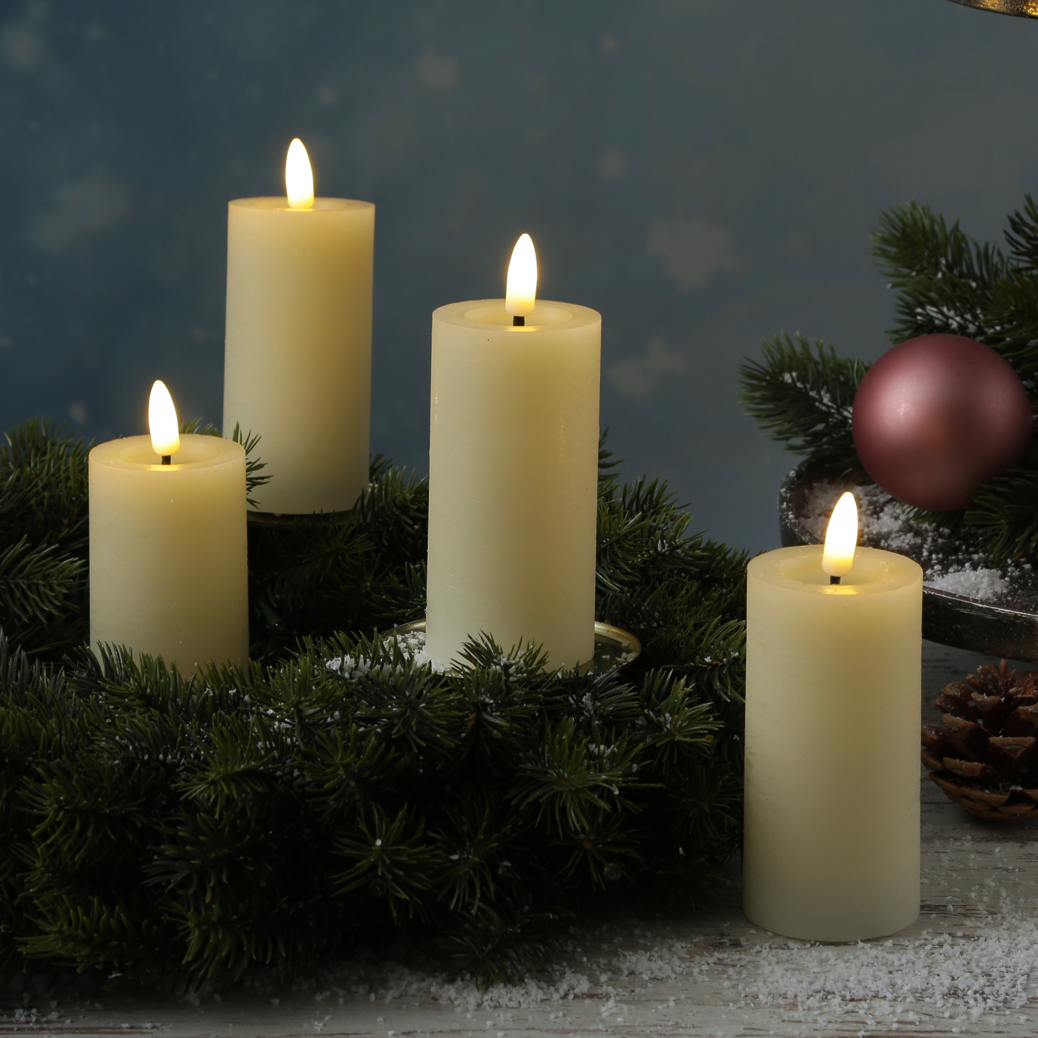 LED Kerzenset LINA - Rustik-Optik - Echtwachs - H: 12,5cm - D: 5cm - Timer - creme - 4er Set LED Kerzenset LINA - Rustik-Optik - Echtwachs - H: 12,5cm - D: 5cm - Timer - creme - 4er Set