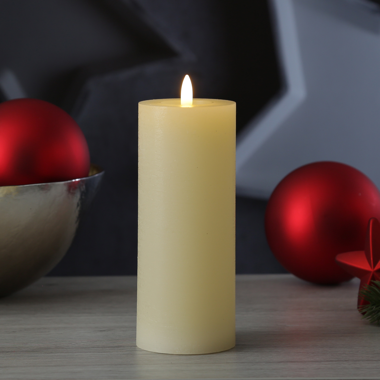 LED Kerze LINA - Rustik-Optik - Echtwachs - 3D Flamme - H: 19cm - D: 7cm - Batterie - Timer - creme LED Kerze LINA - Rustik-Optik - Echtwachs - 3D Flamme - H: 19cm - D: 7cm - Batterie - Timer - creme