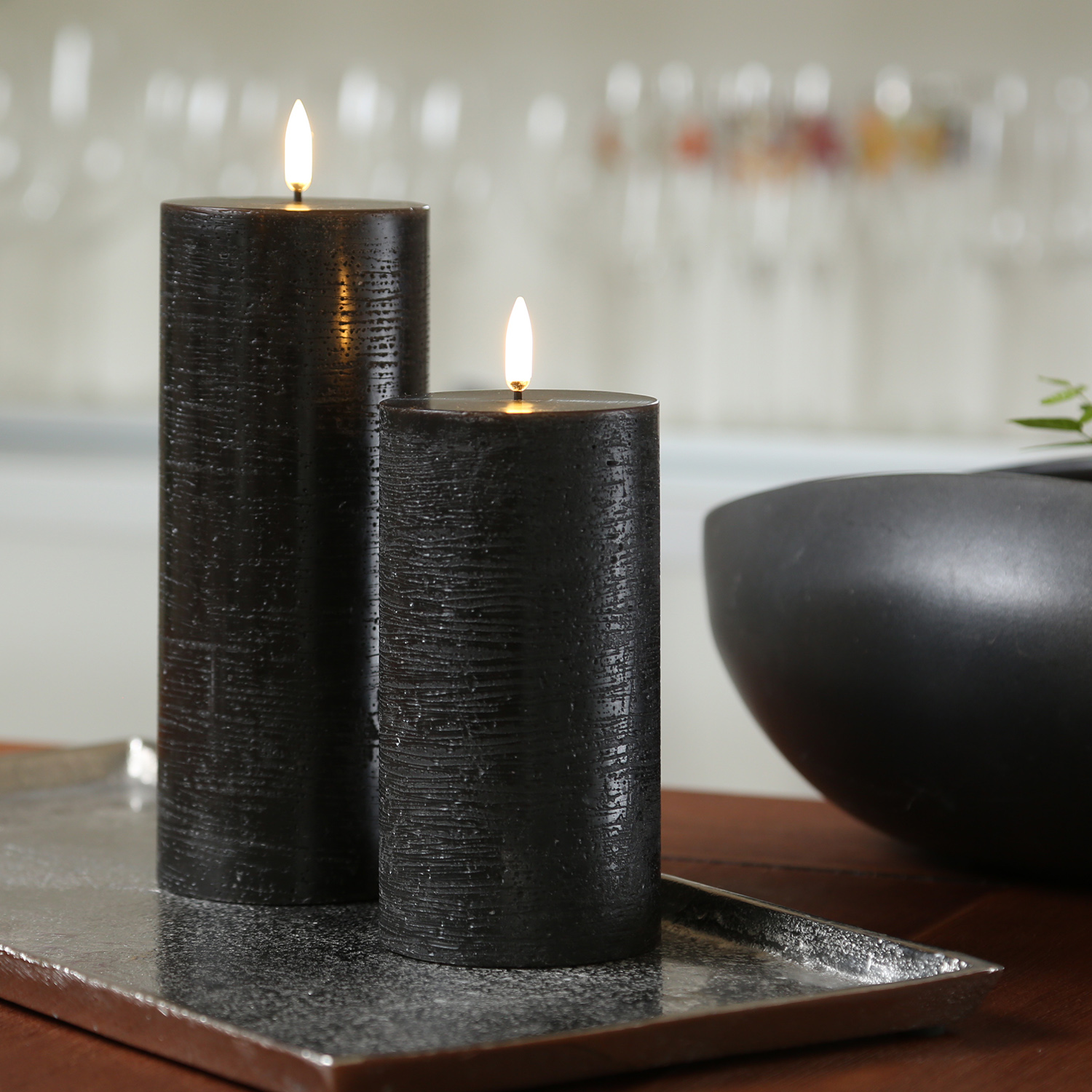 LED Kerze PIA - Rustik-Optik - Echtwachs - H: 20cm - D: 7,8cm - Timer - bis zu 1000 Std. - schwarz LED Kerze PIA - Rustik-Optik - Echtwachs - H: 20cm - D: 7,8cm - Timer - bis zu 1000 Std. - schwarz