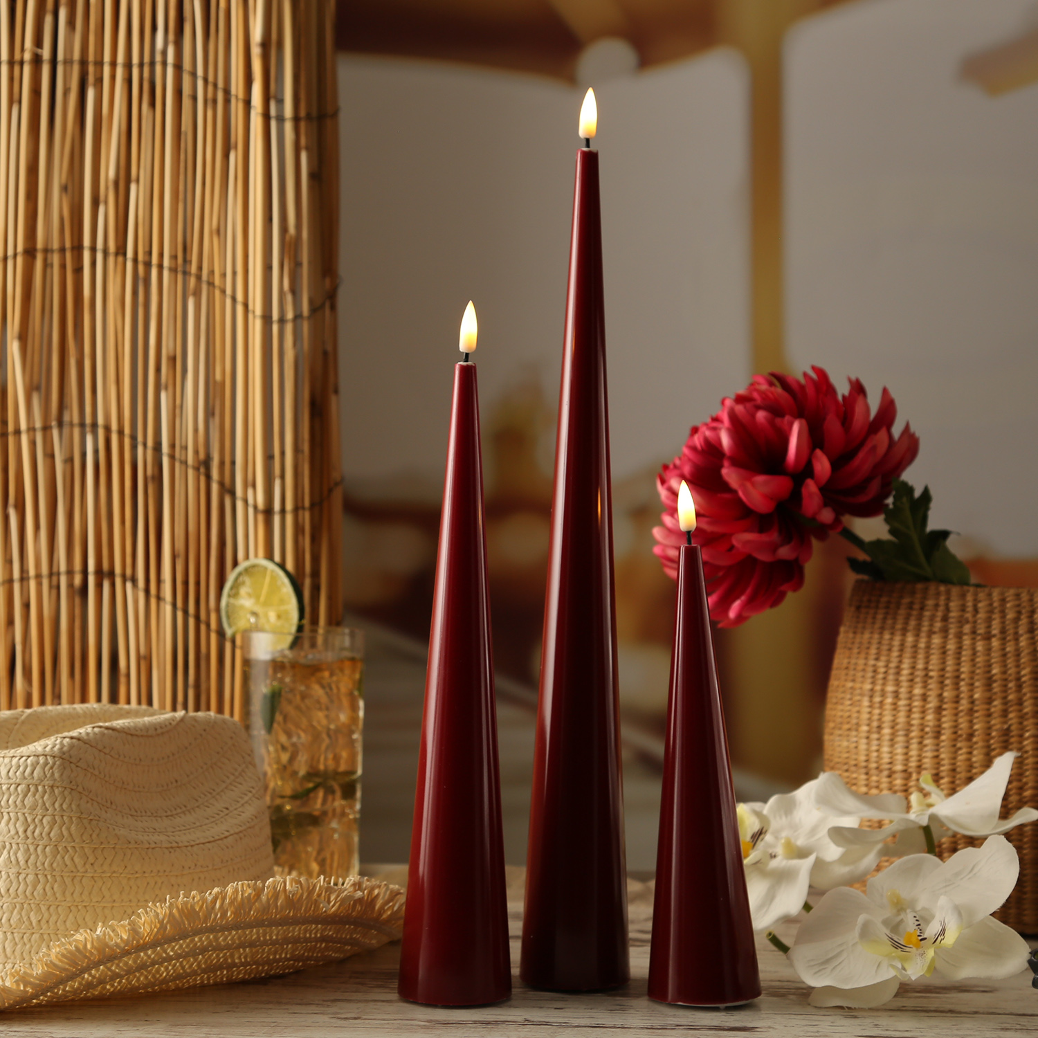 LED Kegelkerze LEA - Echtwachs - realistische 3D Flamme - H: 20cm - Batteriebetrieb - bordeauxrot LED Kegelkerze LEA - Echtwachs - realistische 3D Flamme - H: 20cm - Batteriebetrieb - bordeauxrot
