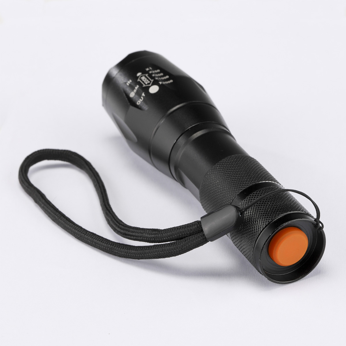 LED Taschenlampe - kaltweiße LED - 300lm - 13,5 x 3,5cm