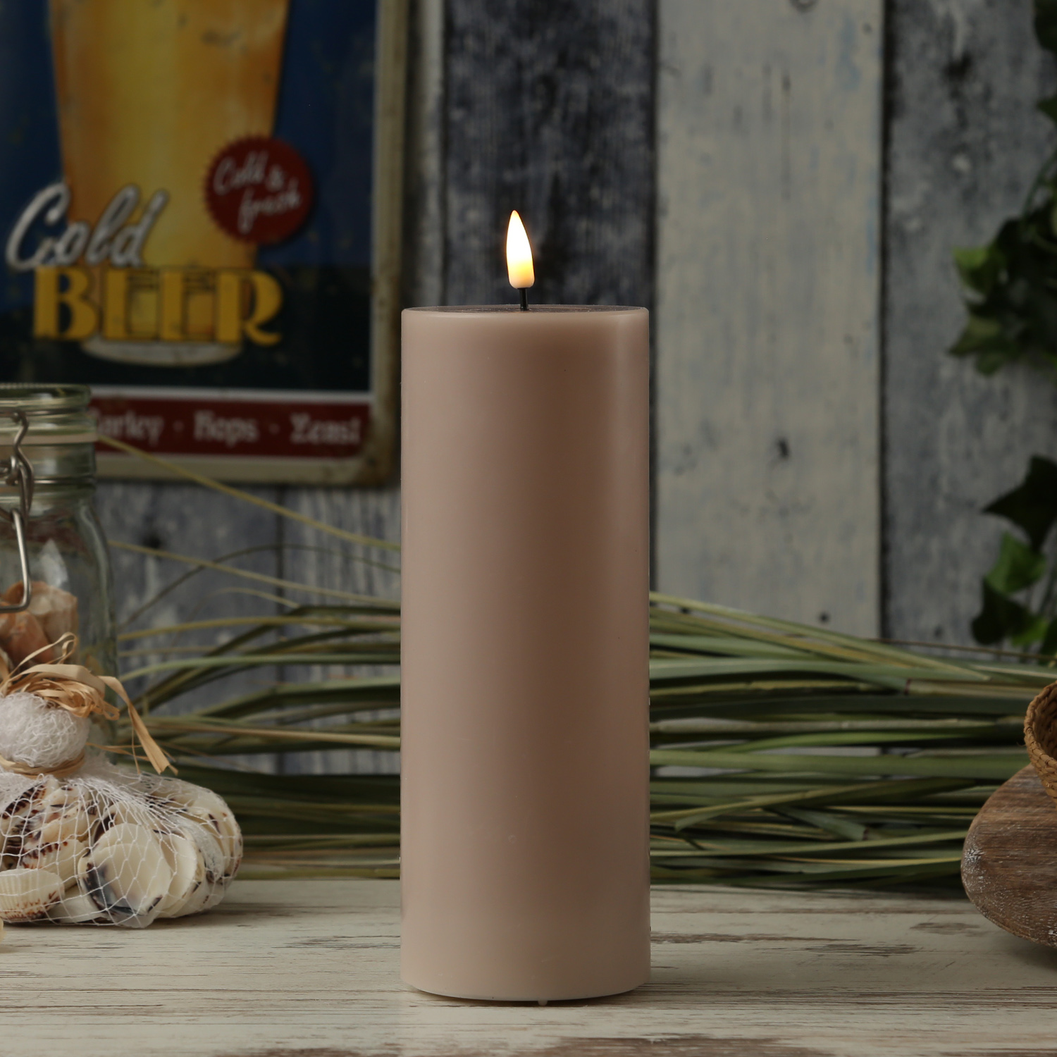 LED Stumpenkerze MIA - Echtwachs - realistische 3D Flamme - H: 20cm - D: 7,5cm - altrosa LED Stumpenkerze MIA - Echtwachs - realistische 3D Flamme - H: 20cm - D: 7,5cm - altrosa