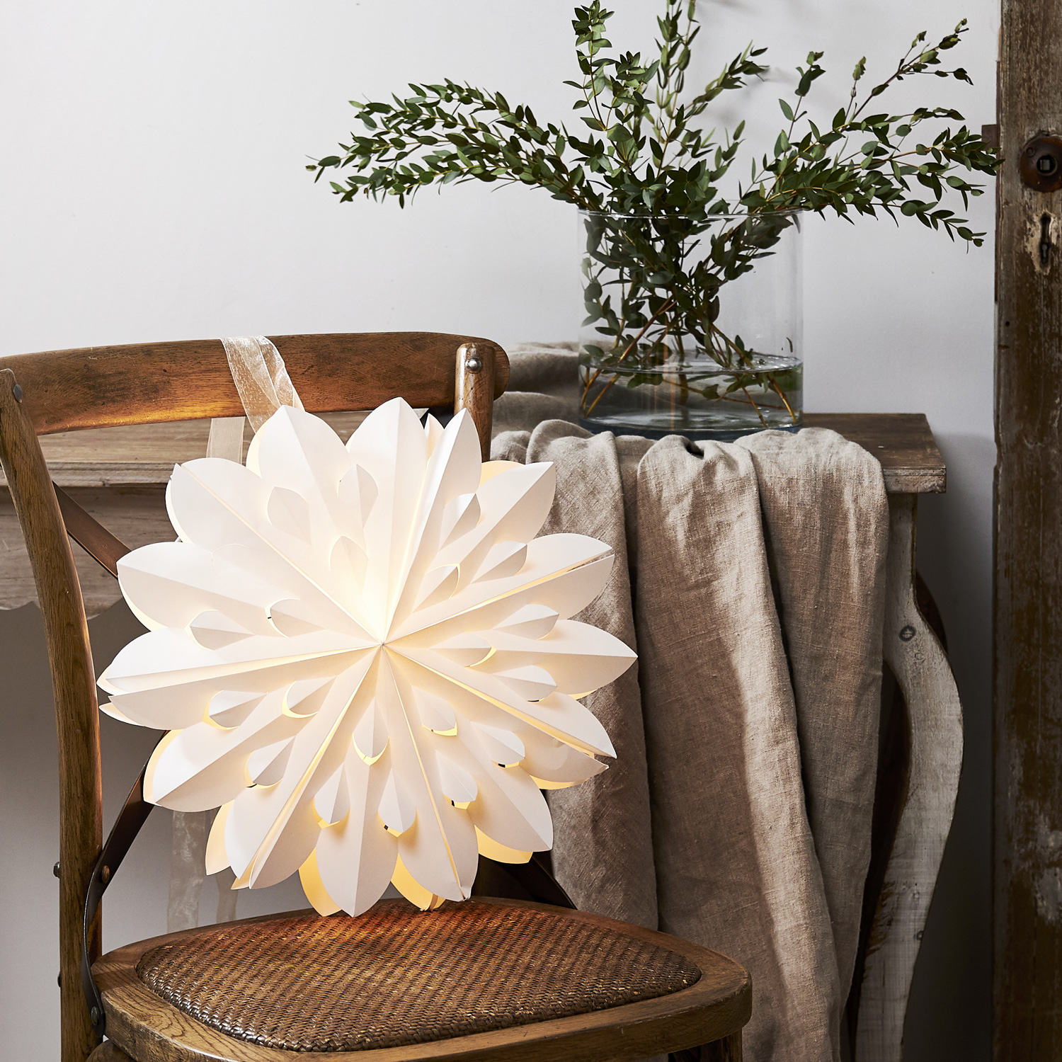 Papierstern Clipp - hängend - D: 40cm - mit Band - Papier - weiß Papierstern Clipp - hängend - D: 40cm - mit Band - Papier - weiß